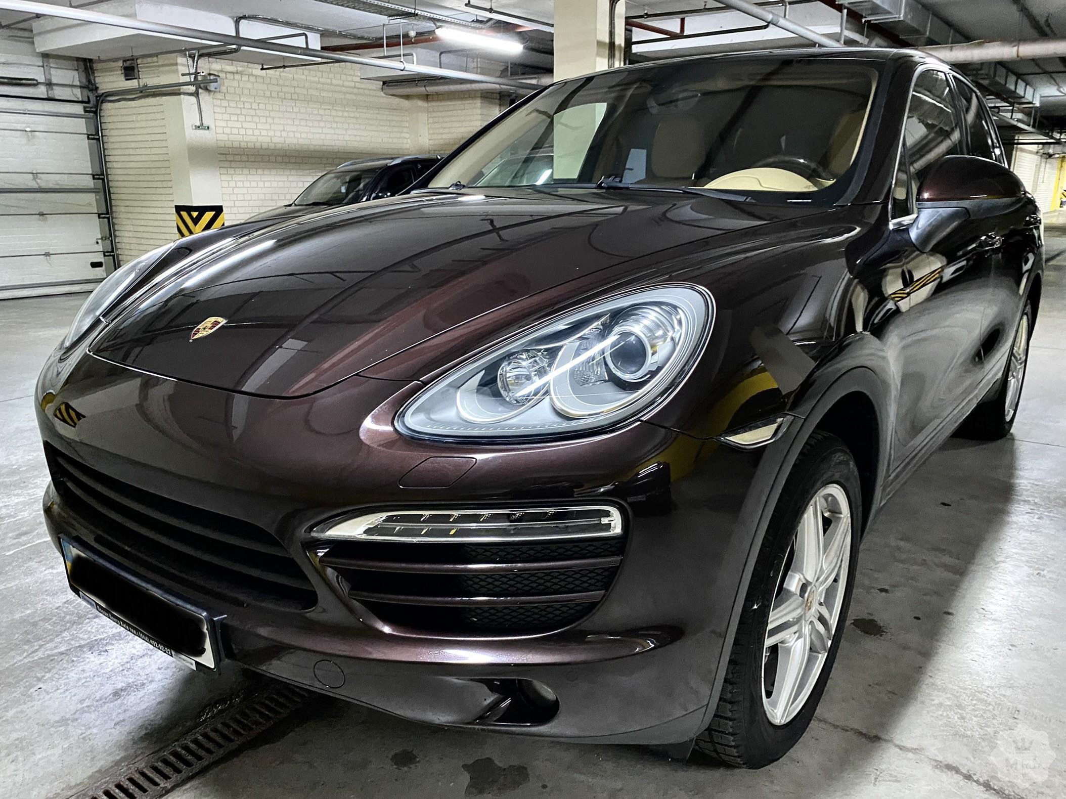 Продажа официального кроссовера Porsche Cayenne '2013 в Киеве