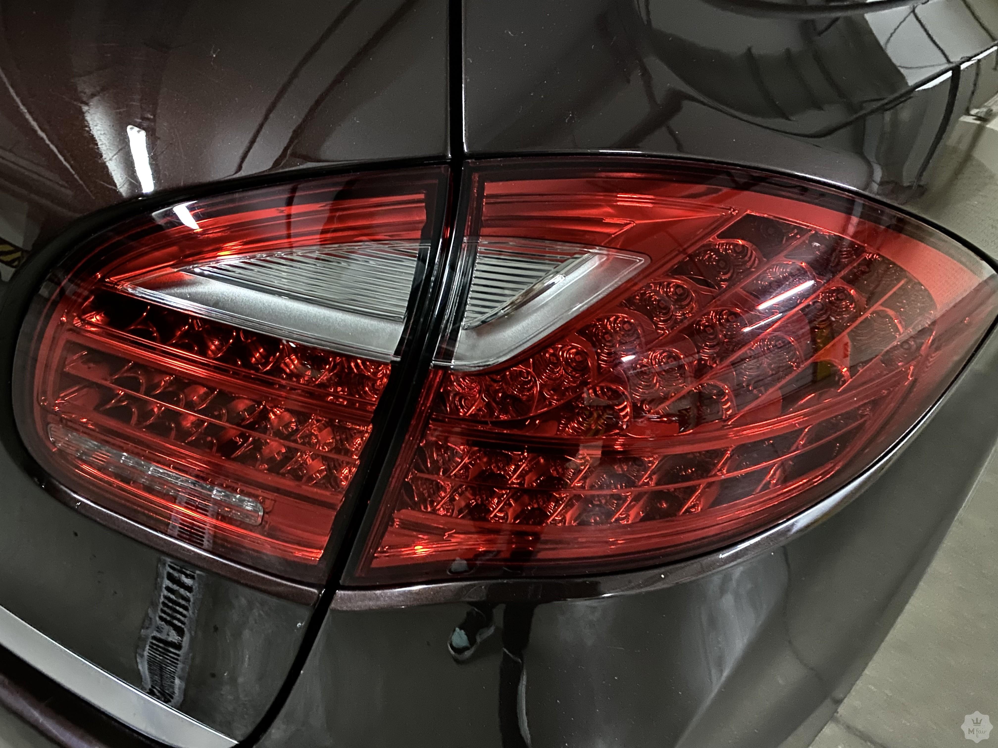 Продажа официального кроссовера Porsche Cayenne '2013 в Киеве