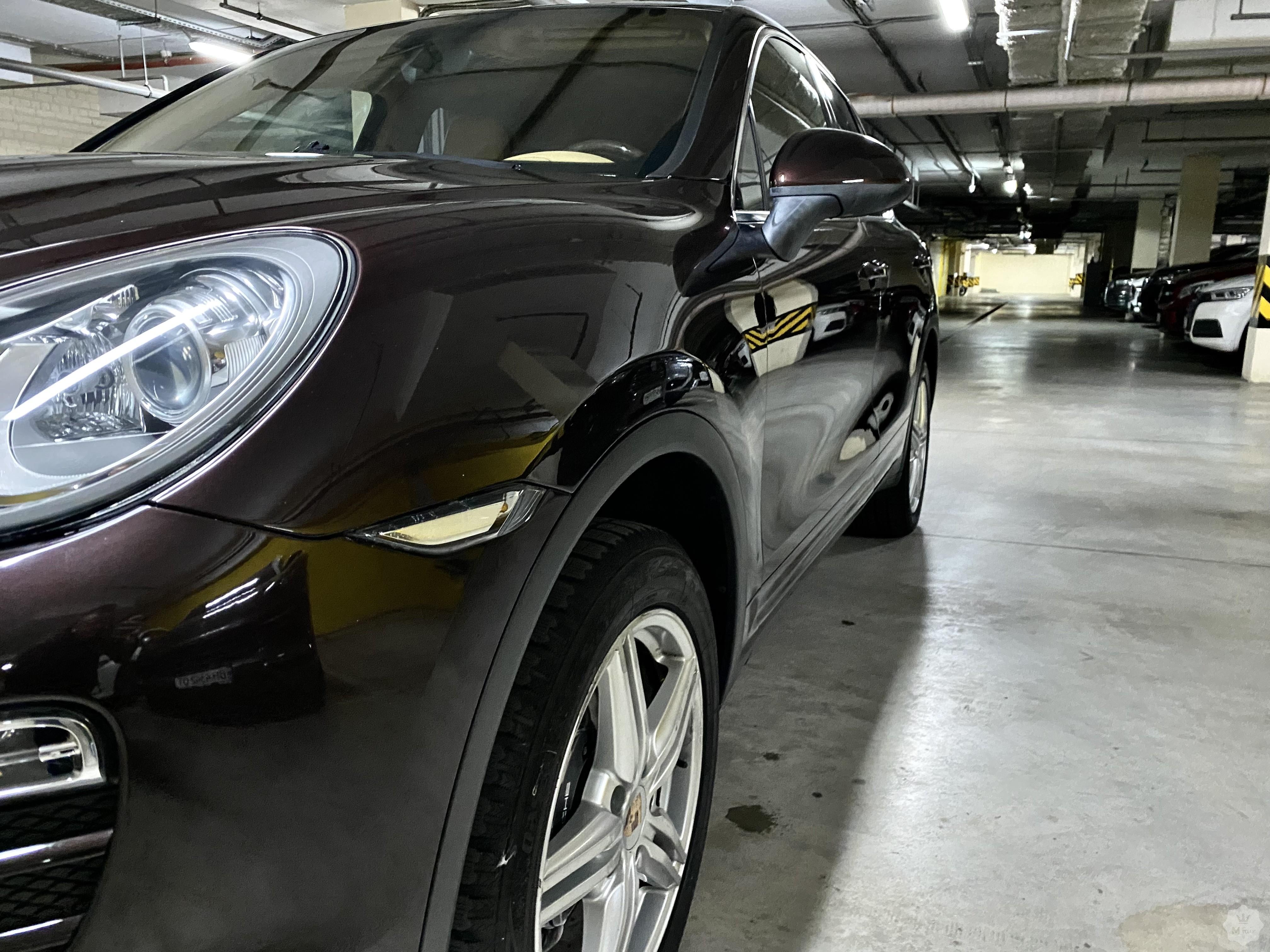 Продажа официального кроссовера Porsche Cayenne '2013 в Киеве