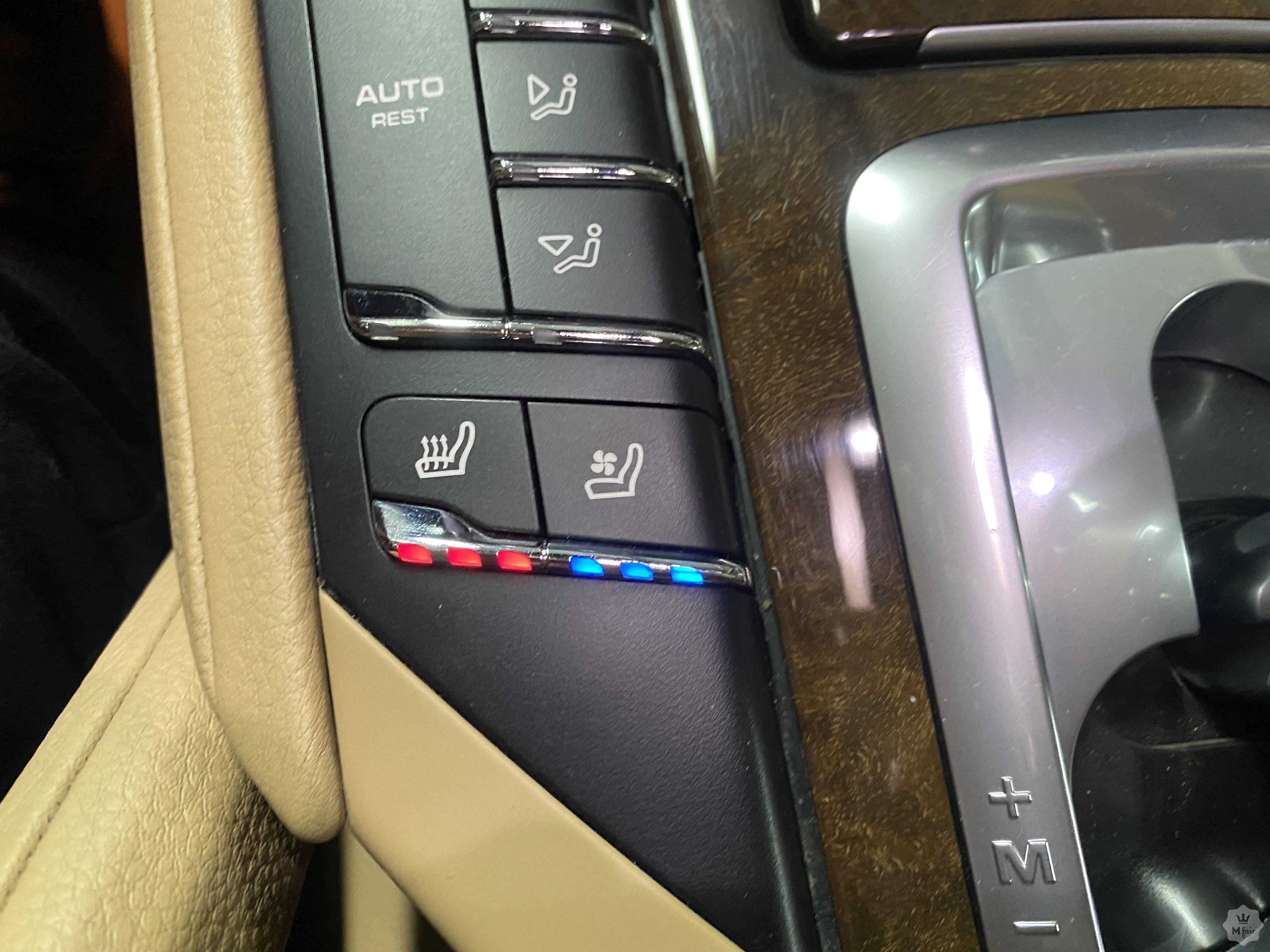 Продажа официального кроссовера Porsche Cayenne '2013 в Киеве