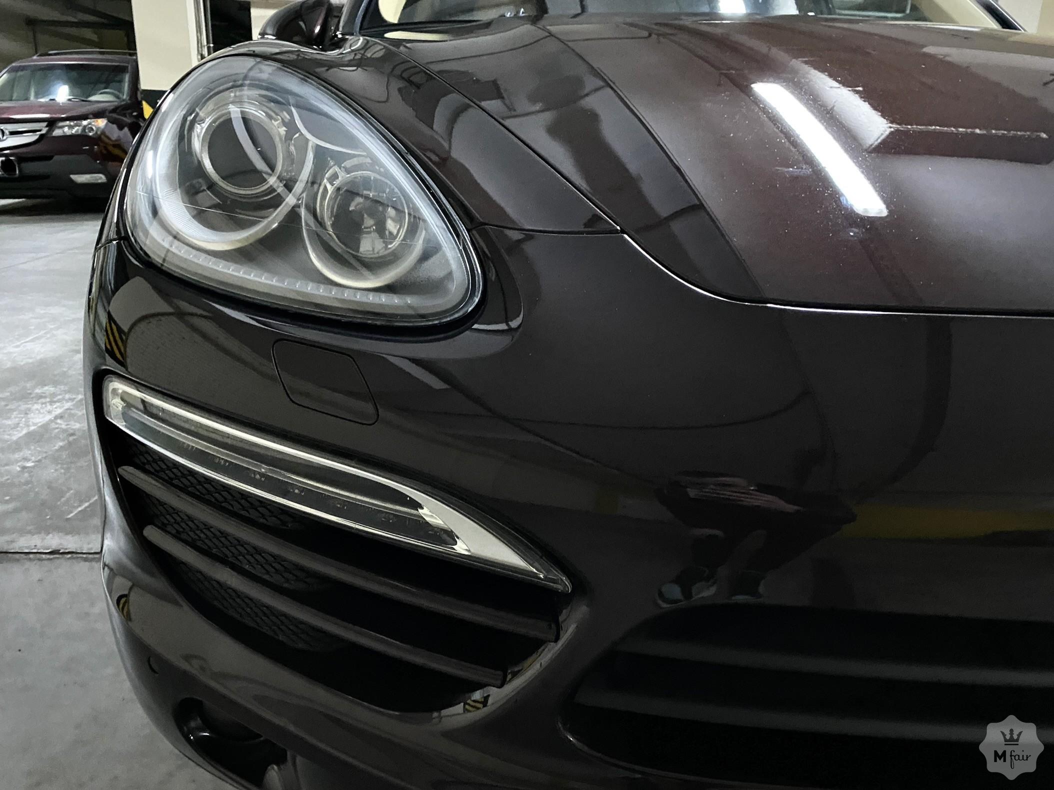 Продажа официального кроссовера Porsche Cayenne '2013 в Киеве