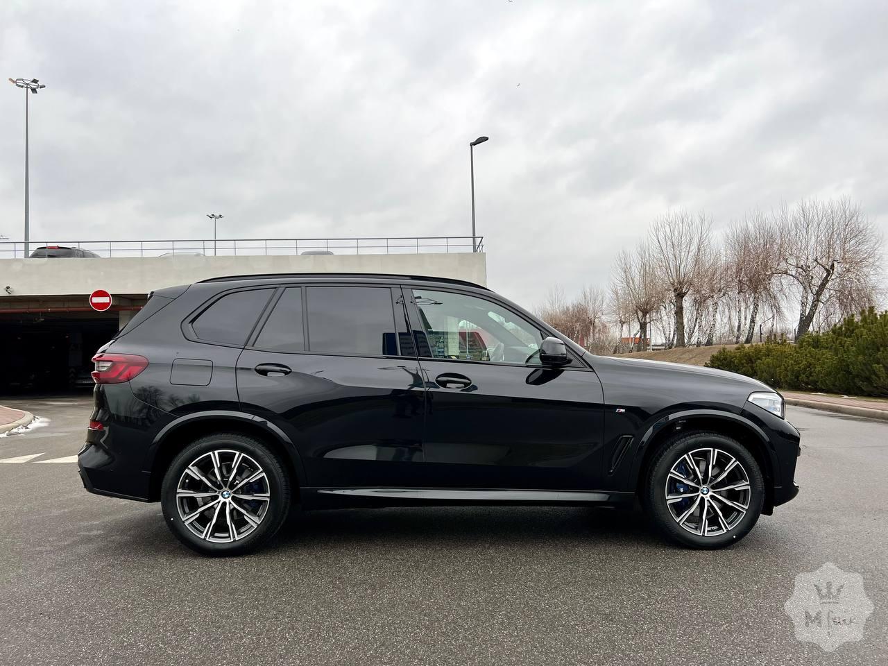 Продажа нового люкс кроссовера BMW X5 M30d (G05) '2021 в Киеве