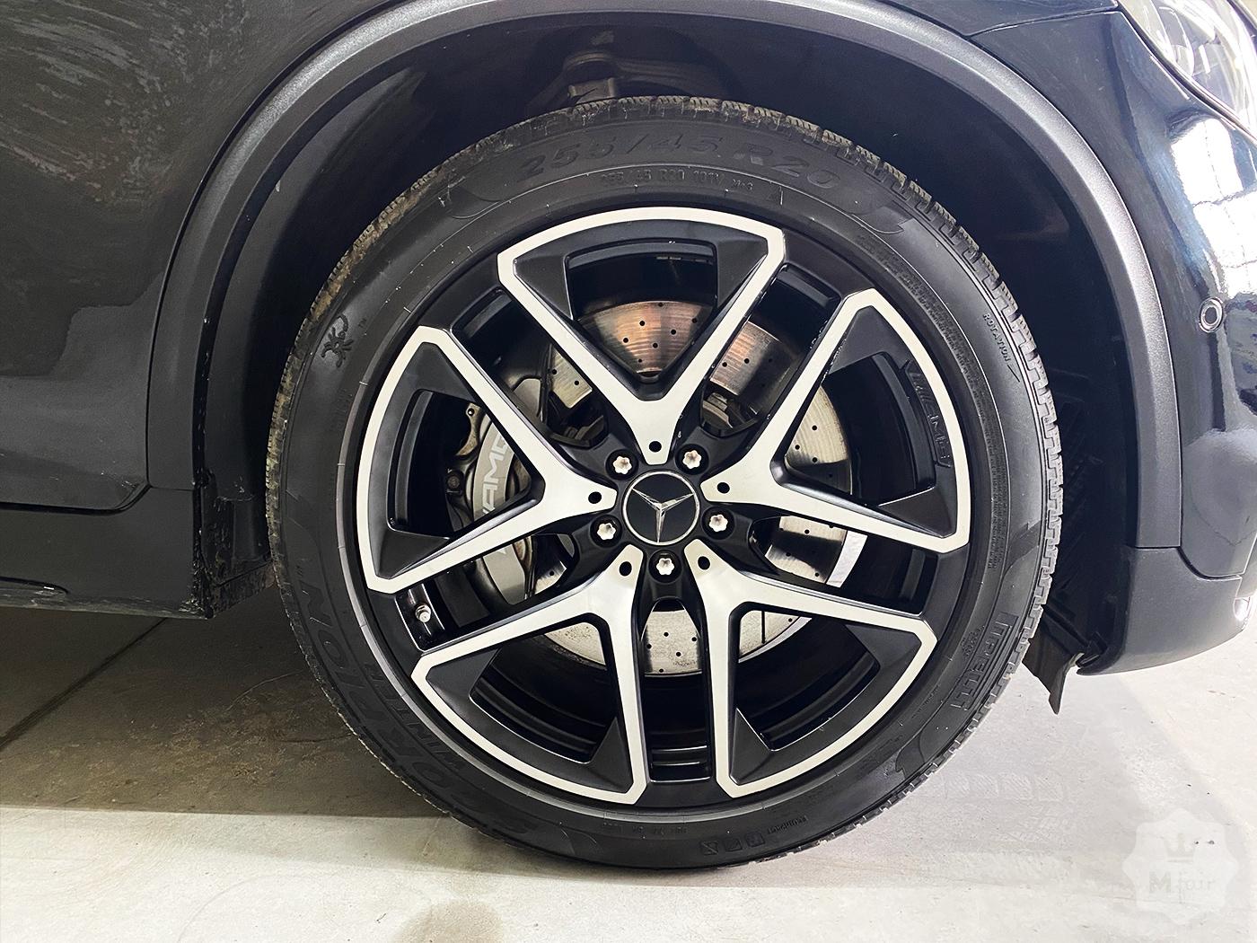 Продажа заряженного кроссовера Mercedes-Benz GLC 63 AMG '2018 в Киеве