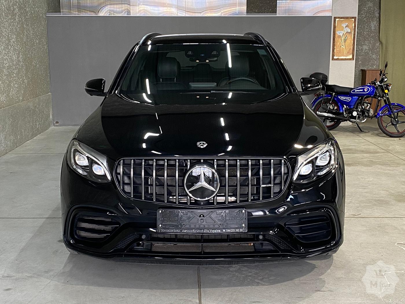 Продажа заряженного кроссовера Mercedes-Benz GLC 63 AMG '2018 в Киеве