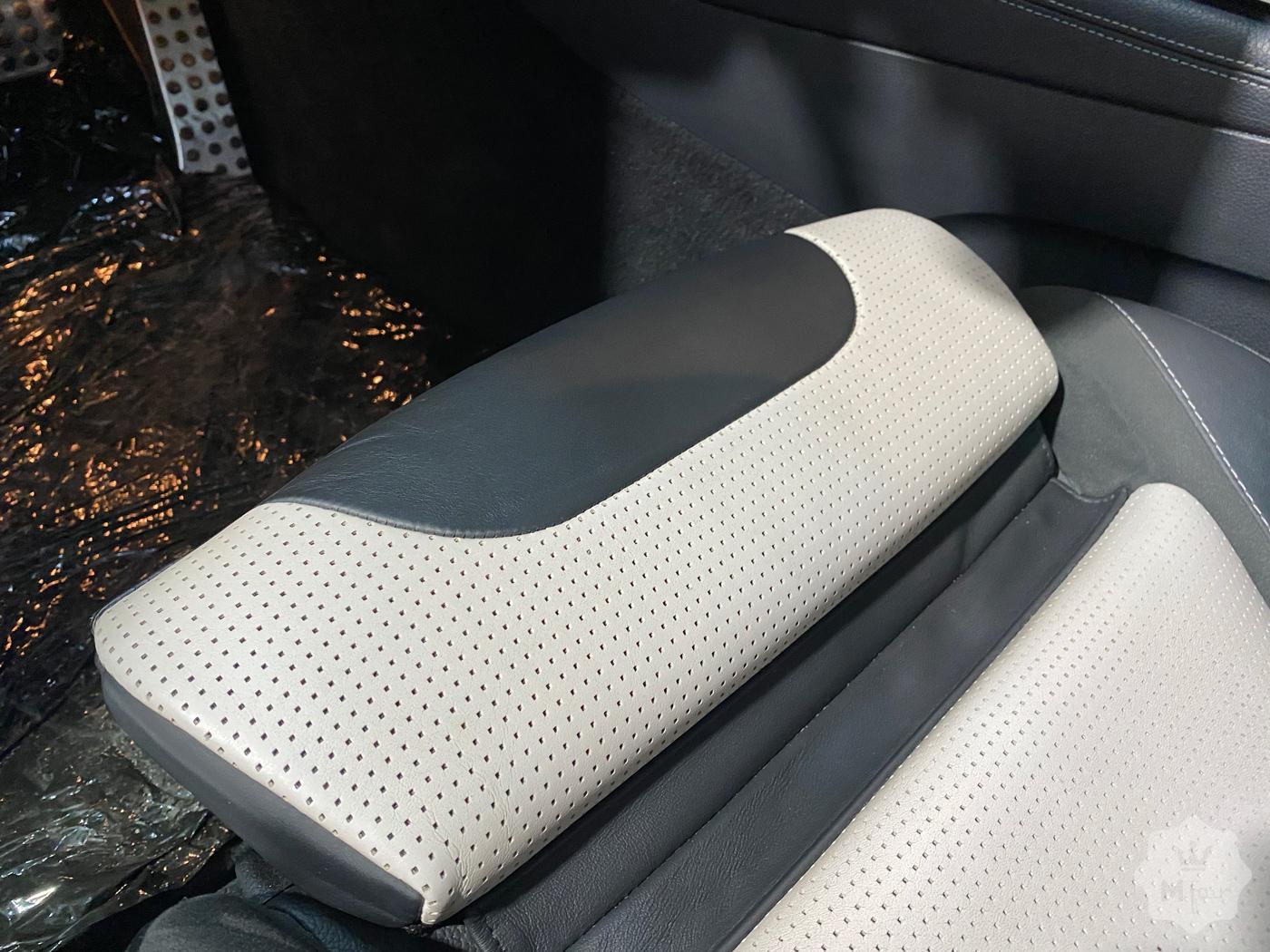 Продажа заряженного кроссовера Mercedes-Benz GLC 63 AMG '2018 в Киеве