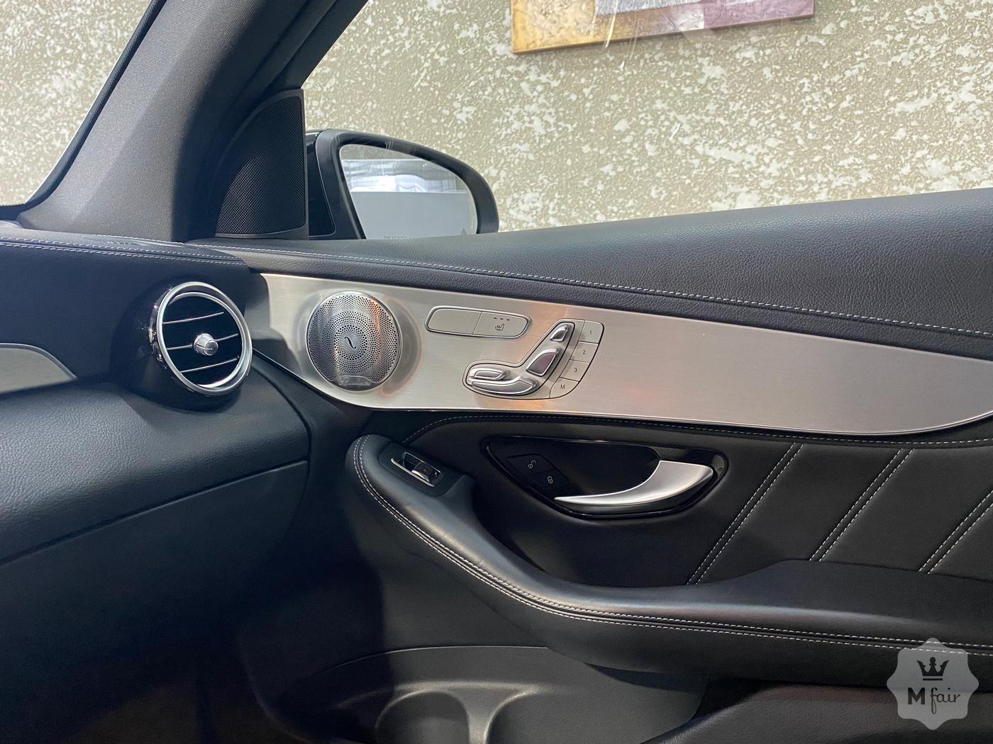 Продажа заряженного кроссовера Mercedes-Benz GLC 63 AMG '2018 в Киеве