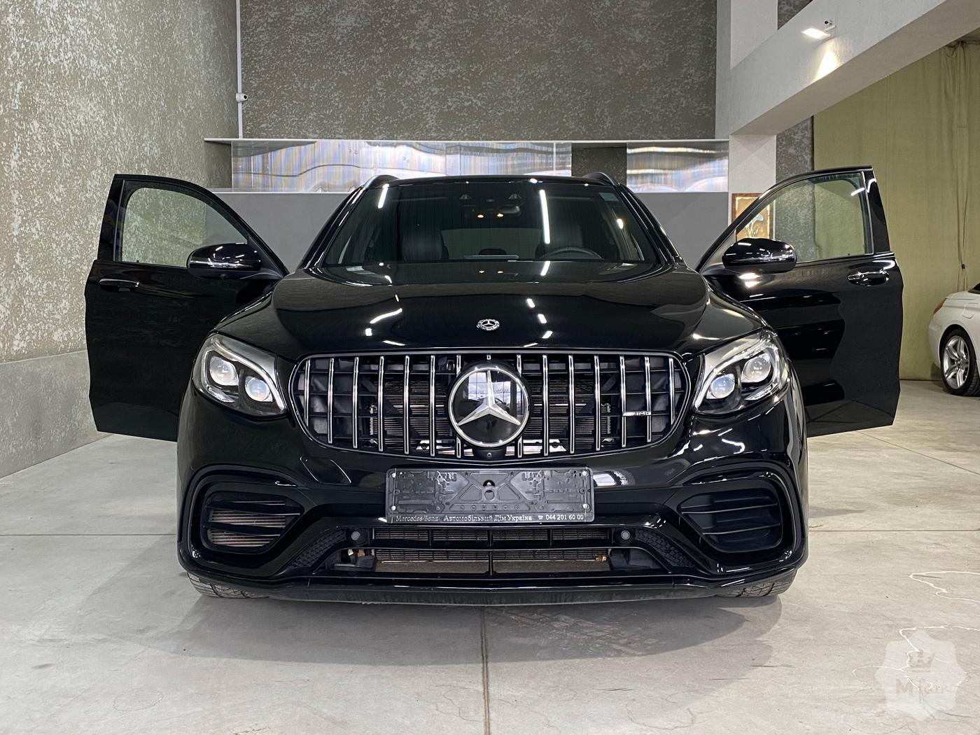 Продажа заряженного кроссовера Mercedes-Benz GLC 63 AMG '2018 в Киеве