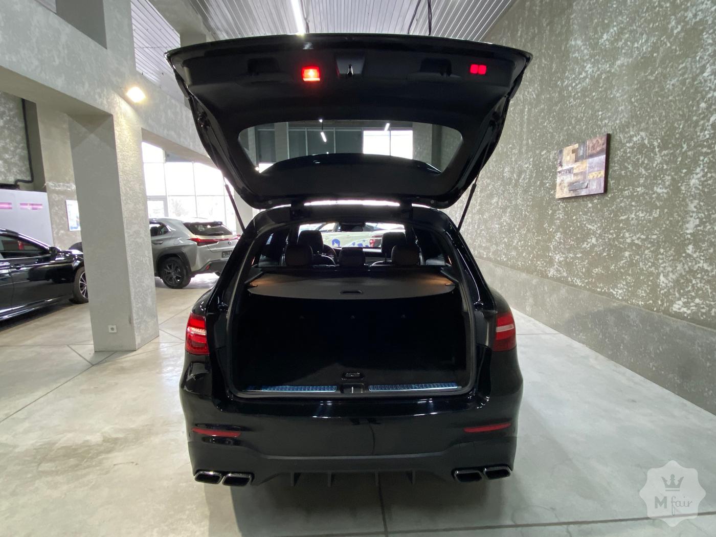 Продажа заряженного кроссовера Mercedes-Benz GLC 63 AMG '2018 в Киеве