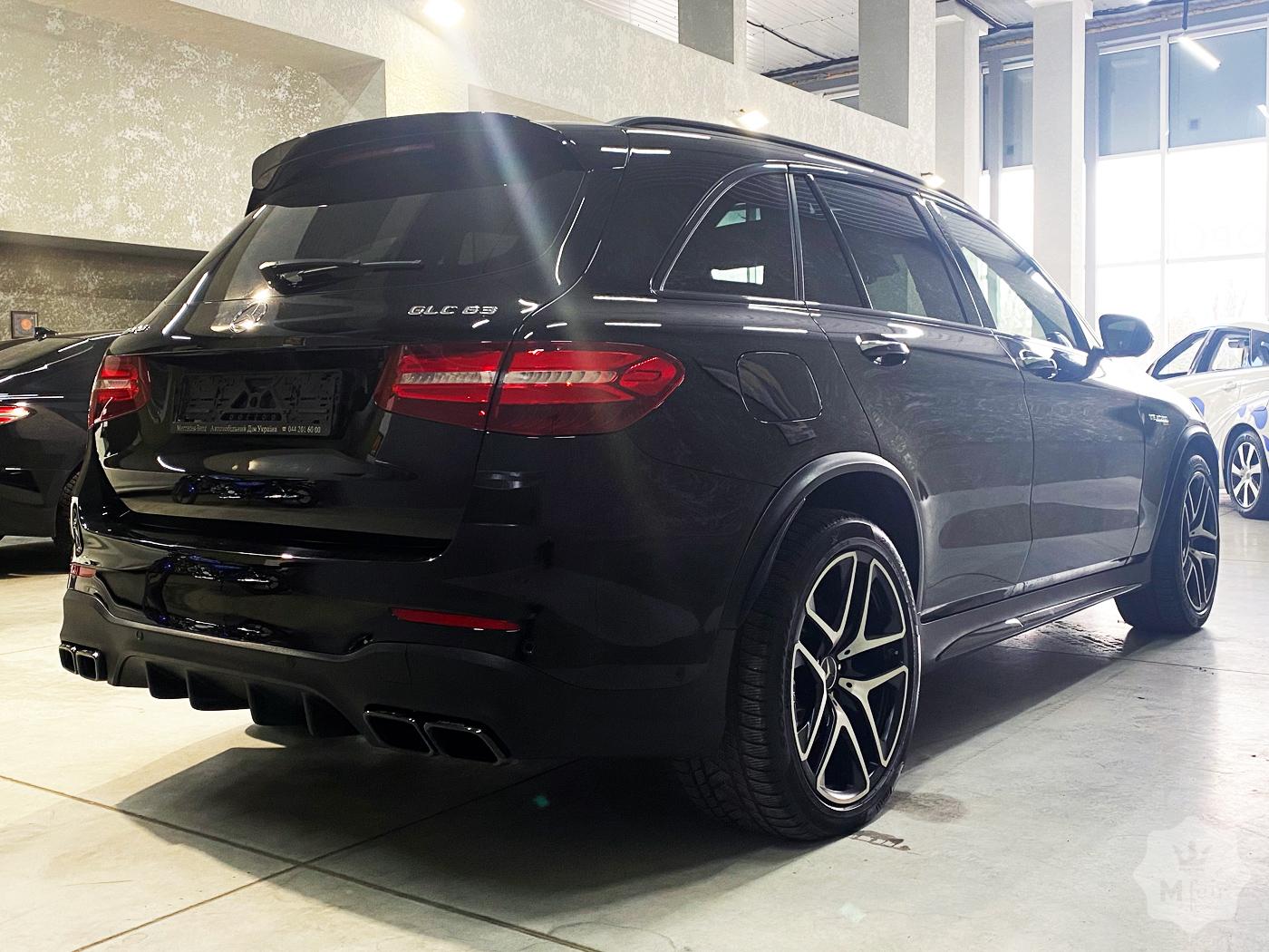 Продажа заряженного кроссовера Mercedes-Benz GLC 63 AMG '2018 в Киеве