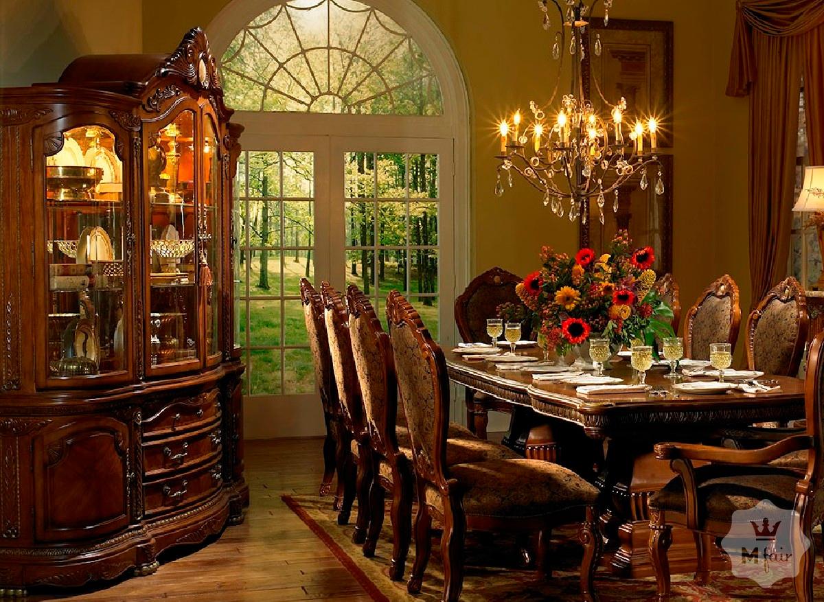 Витрина для посуды из натурального дерева от Майкла Амини