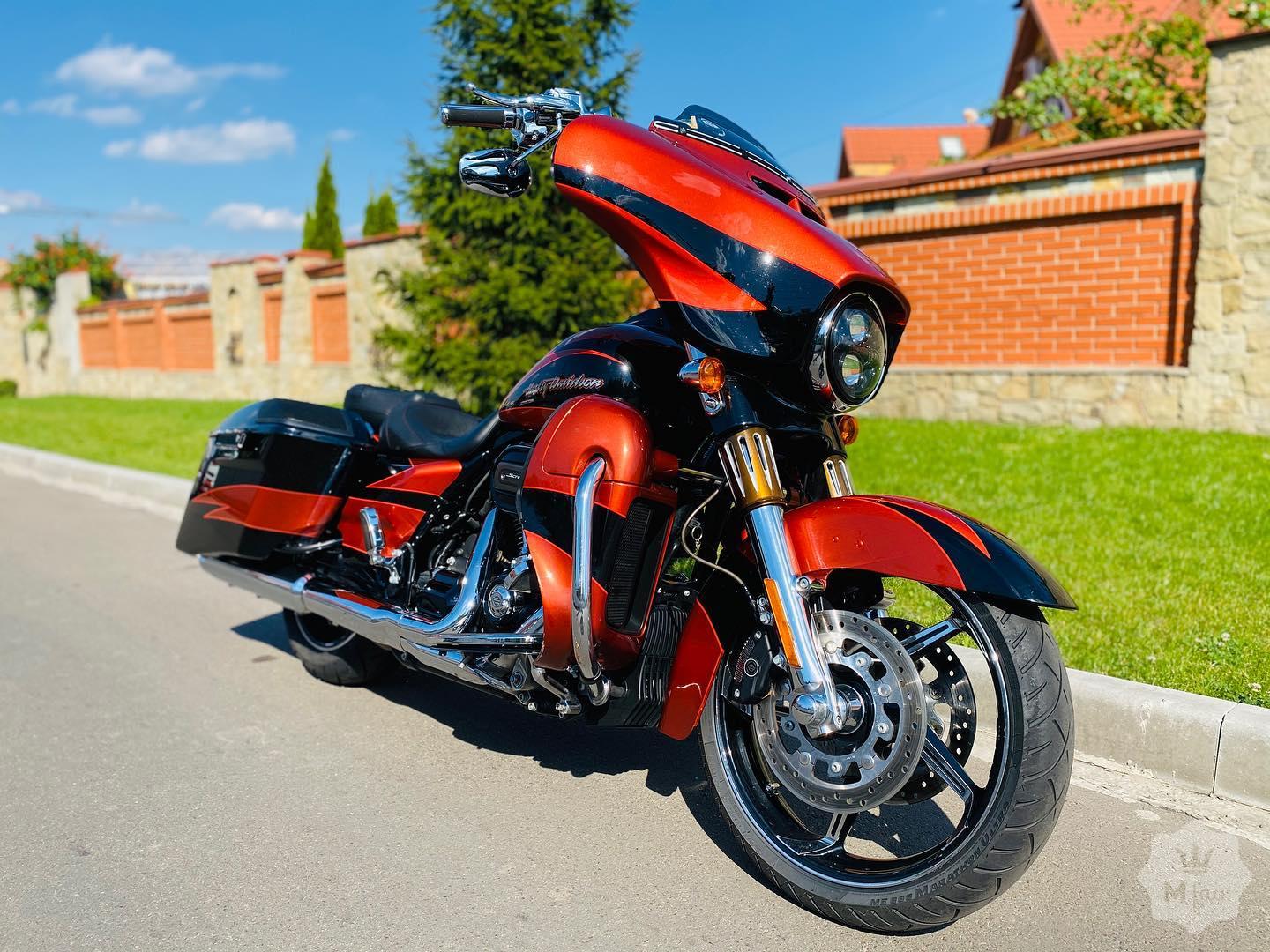 Продажа оригинального Harley Davidson Street Glide CVO 114 inch. M8 '2017 в Киеве