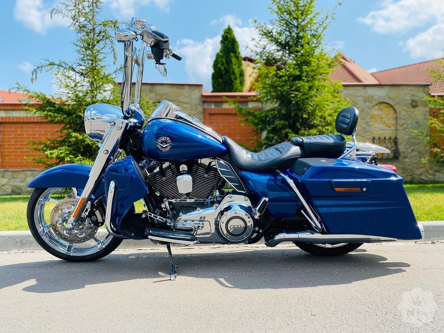 Продажа официального Harley Davidson CVO Road King '2013 в Киеве