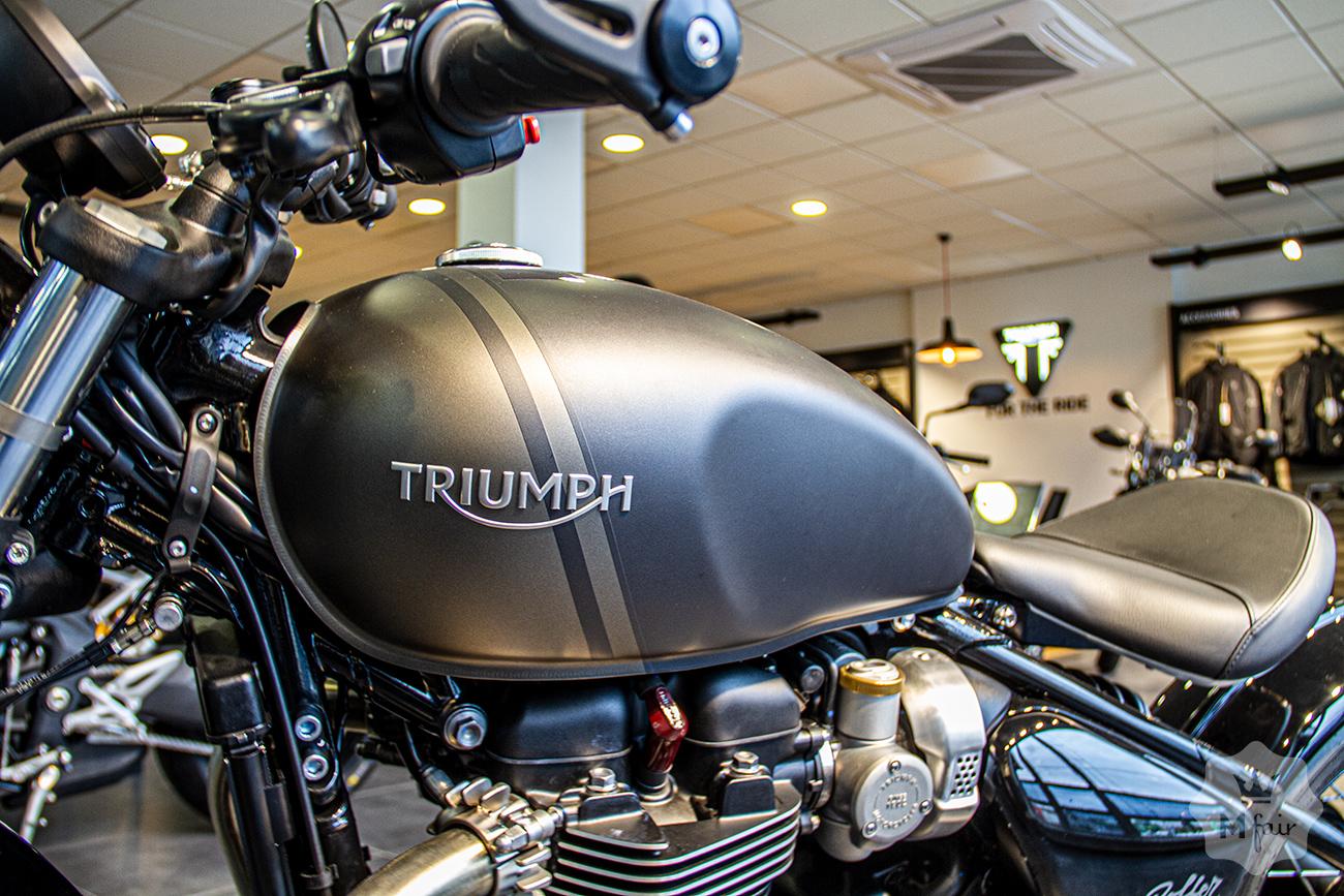 Продажа классического Triumph Bonneville Bobber '2021 в Киеве