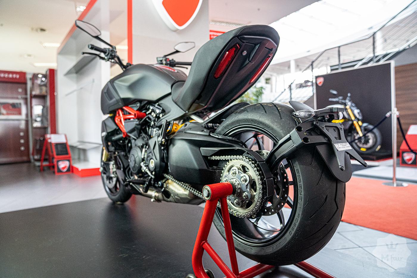 Продажа официального Diavel 1260 S Thrilling Black & Dark Stealth '2022 в Киеве