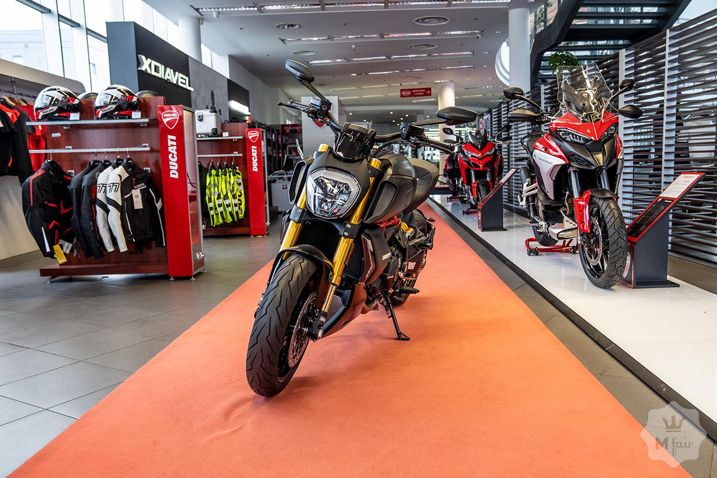 Продажа официального Diavel 1260 S Thrilling Black & Dark Stealth '2022 в Киеве