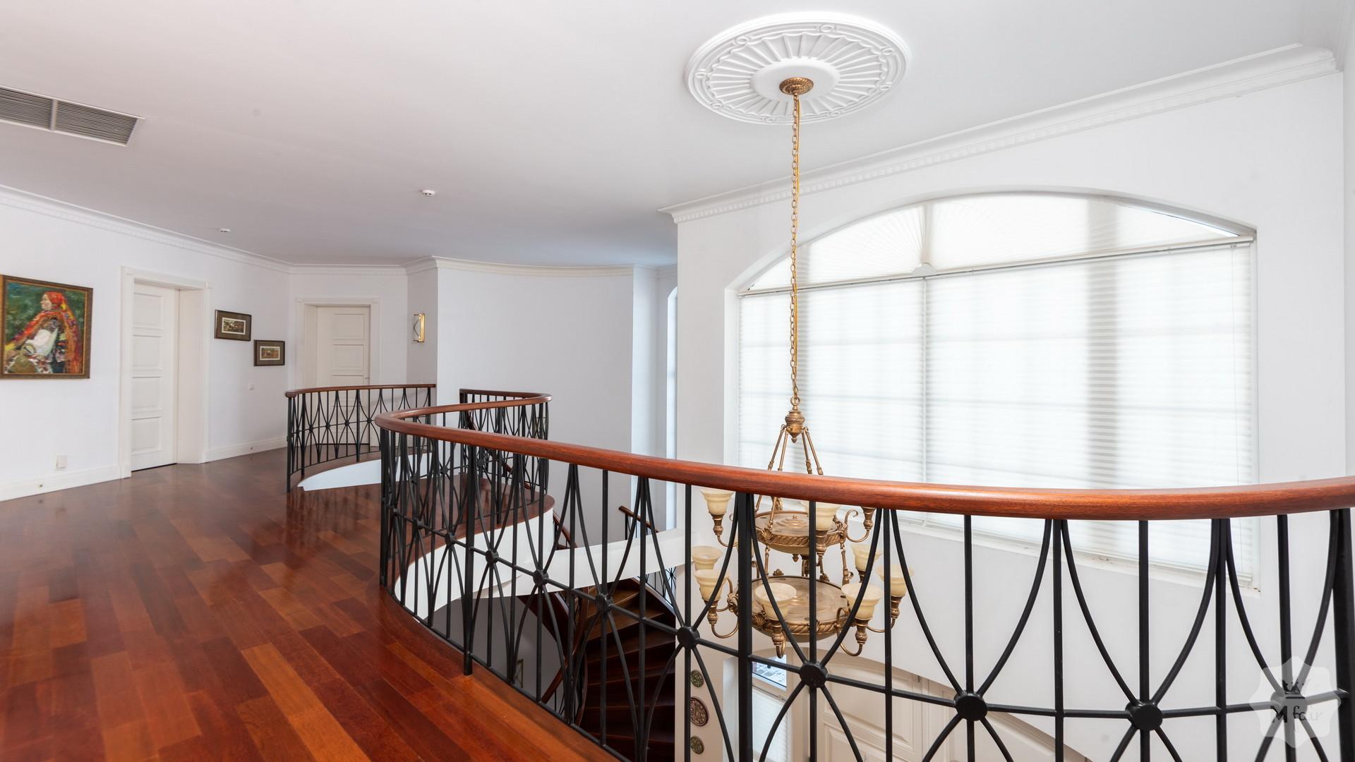 Продажа домовладения в селе Лесники на Замковой горе под Киевом