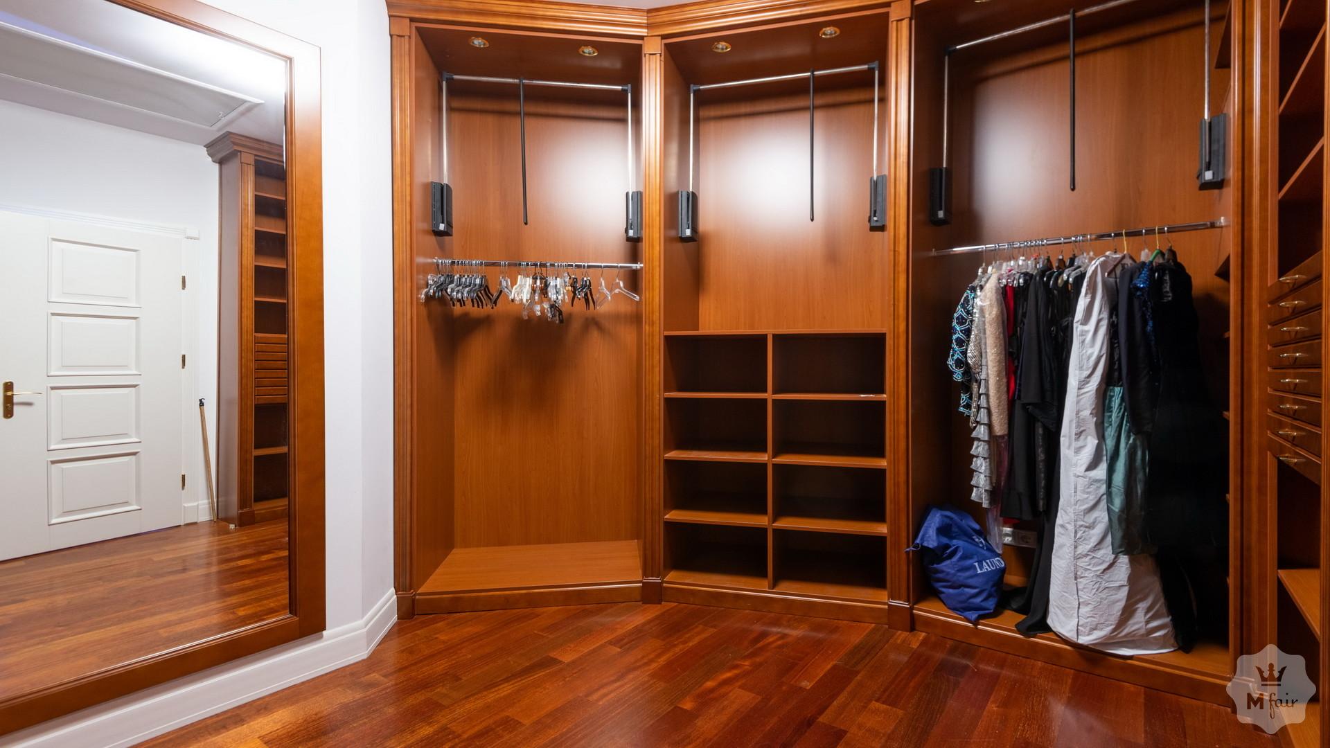 Продажа домовладения в селе Лесники на Замковой горе под Киевом