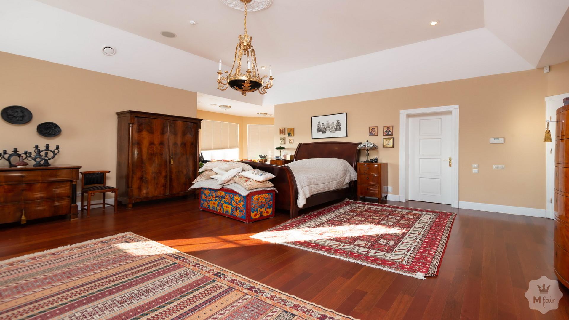 Продажа домовладения в селе Лесники на Замковой горе под Киевом