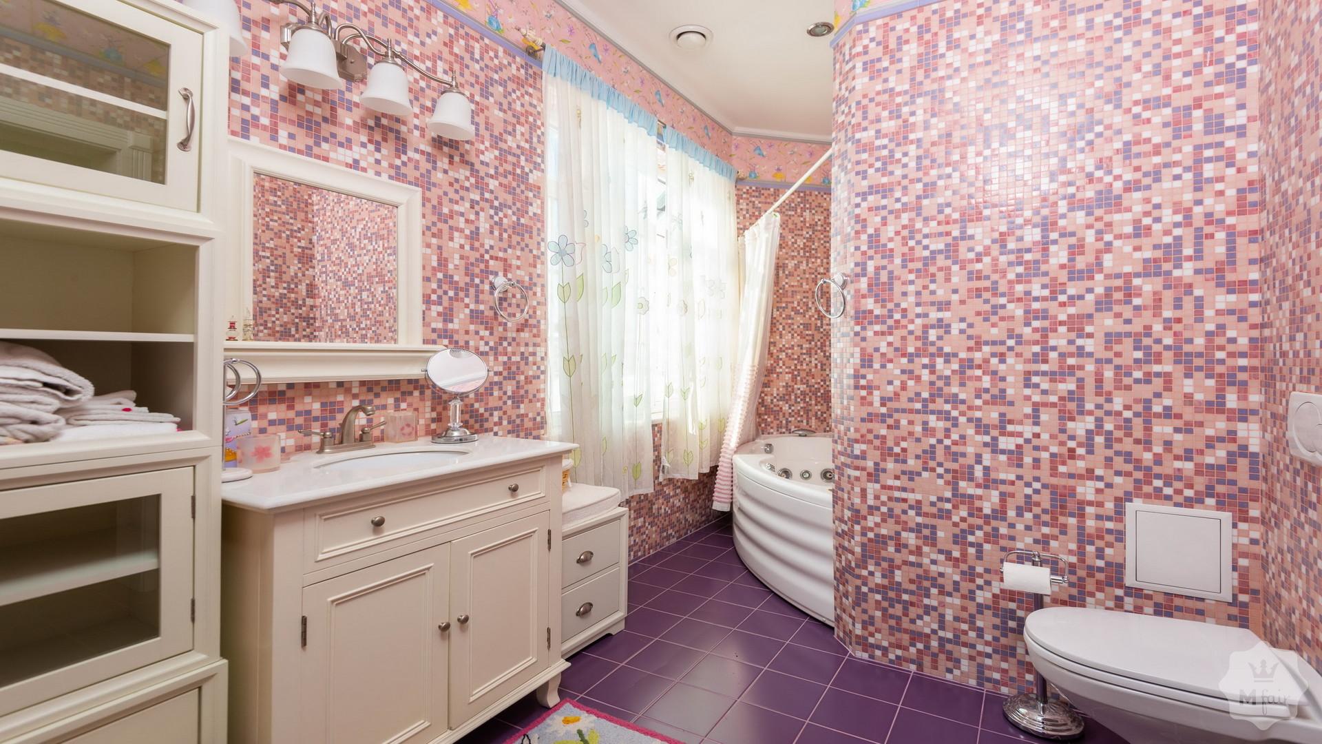 Продажа домовладения в селе Лесники на Замковой горе под Киевом