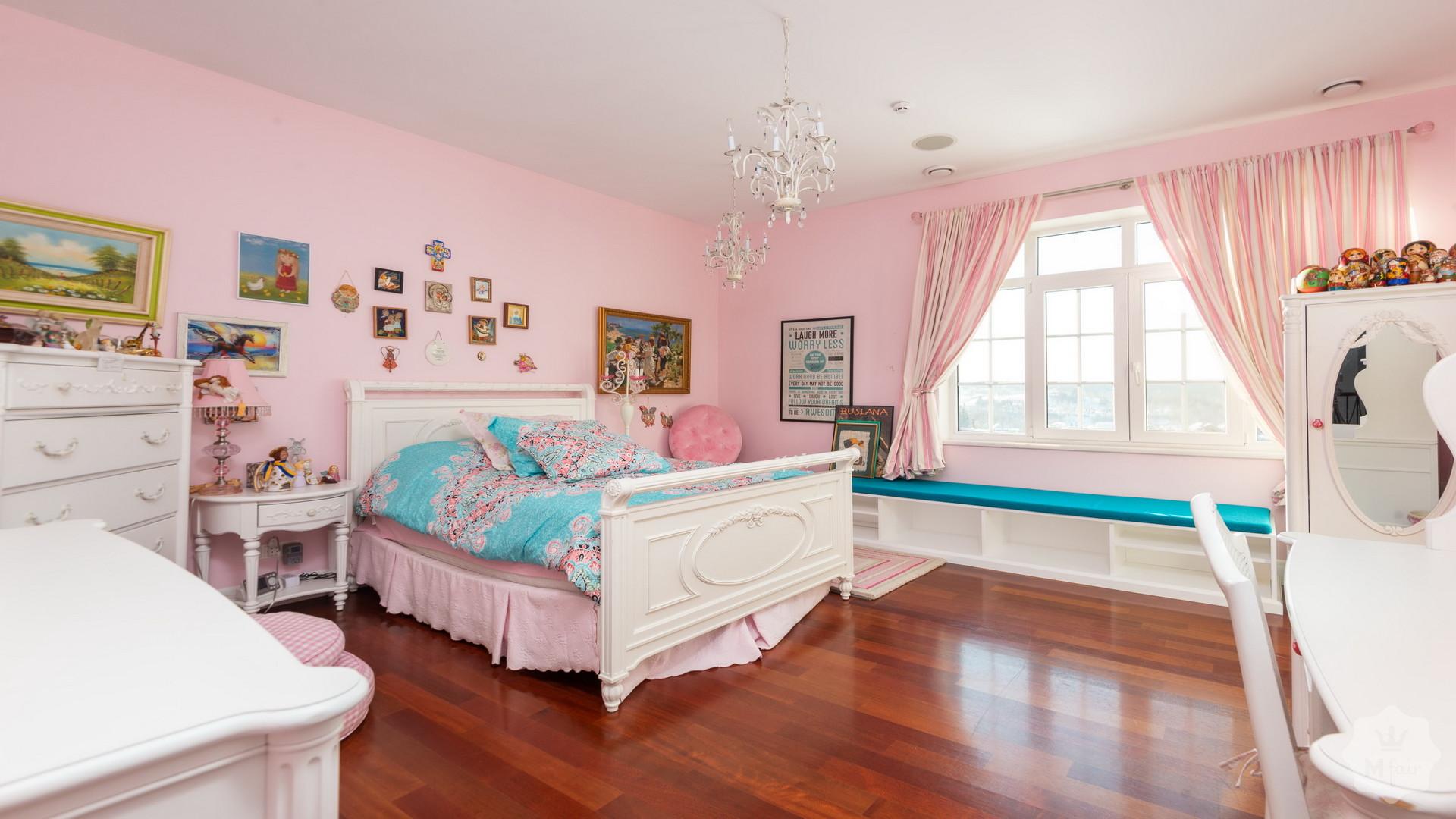 Продажа домовладения в селе Лесники на Замковой горе под Киевом