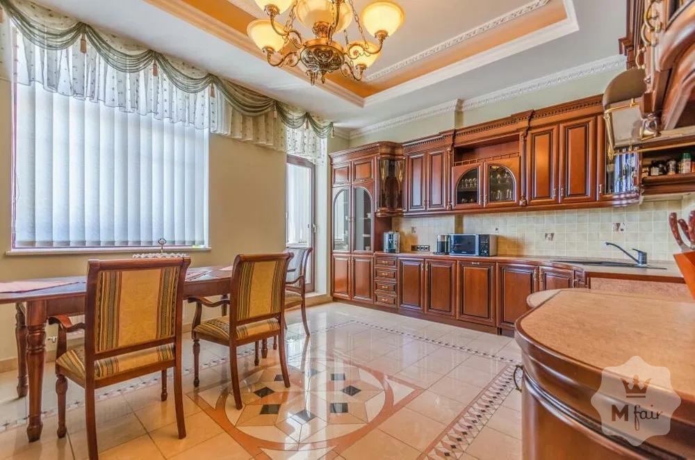 Продажа видового пентхауса в историческом центре Киева 