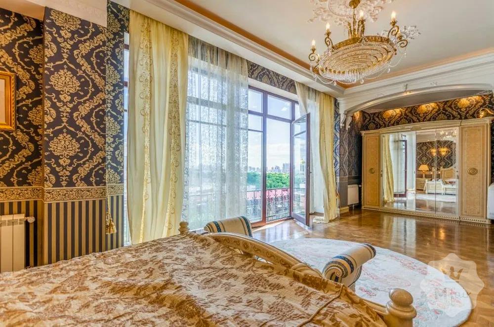 Продажа видового пентхауса в историческом центре Киева 