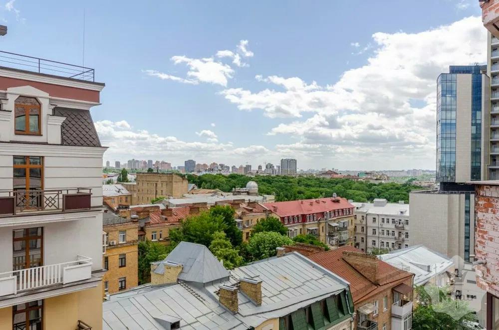 Продажа видового пентхауса в историческом центре Киева 