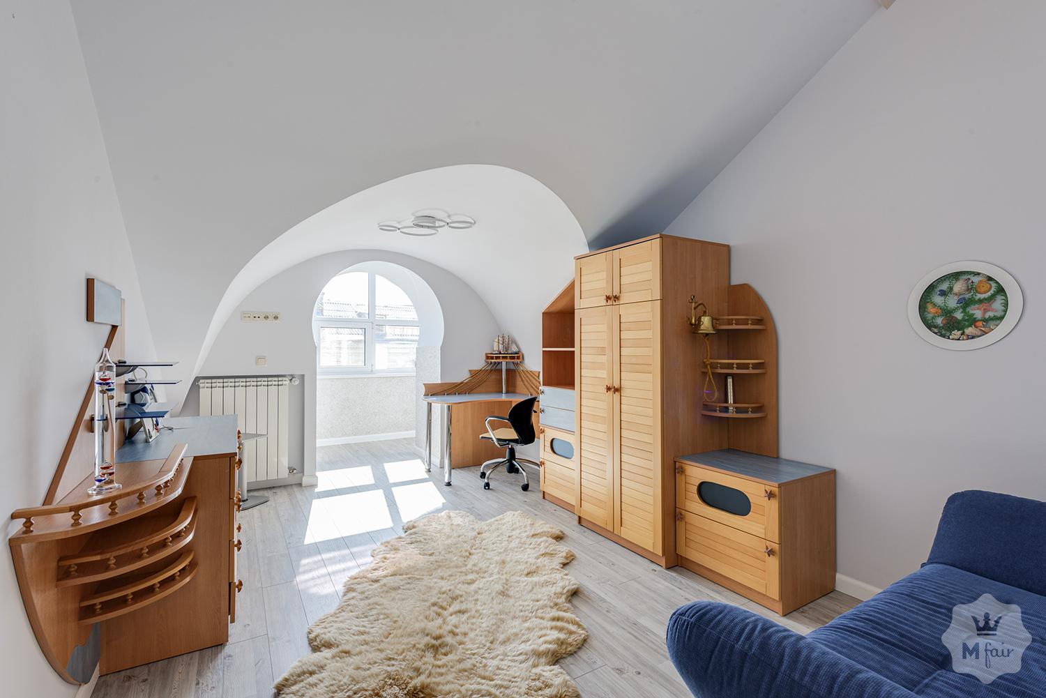 Продажа двухуровневой квартиры с ремонтом в Киеве на Подоле