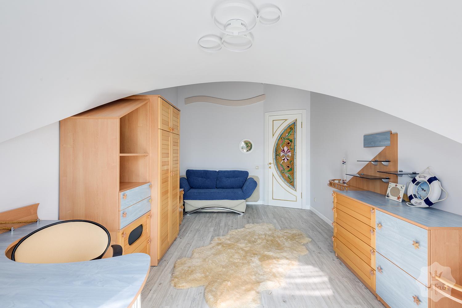 Продажа двухуровневой квартиры с ремонтом в Киеве на Подоле