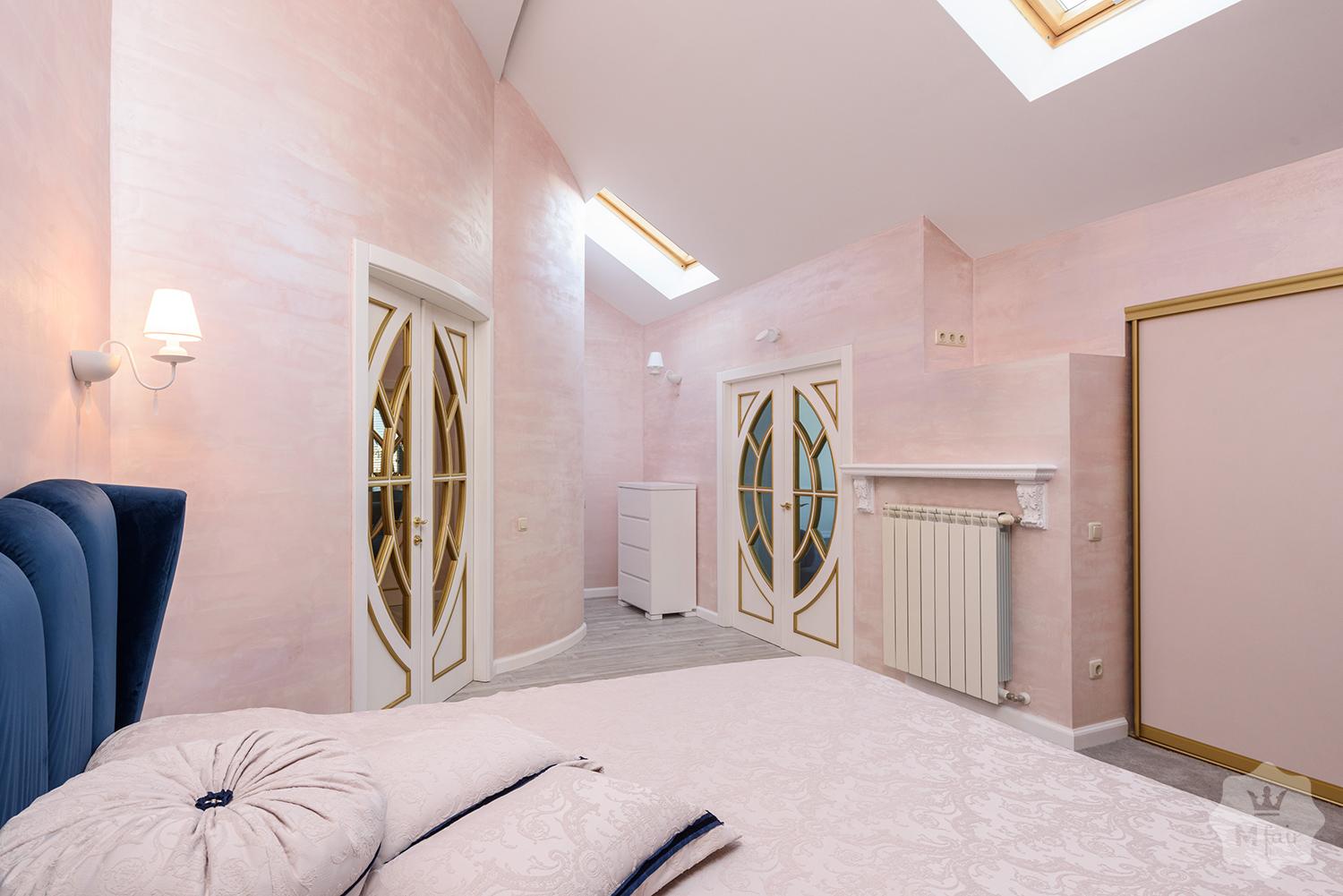 Продажа двухуровневой квартиры с ремонтом в Киеве на Подоле