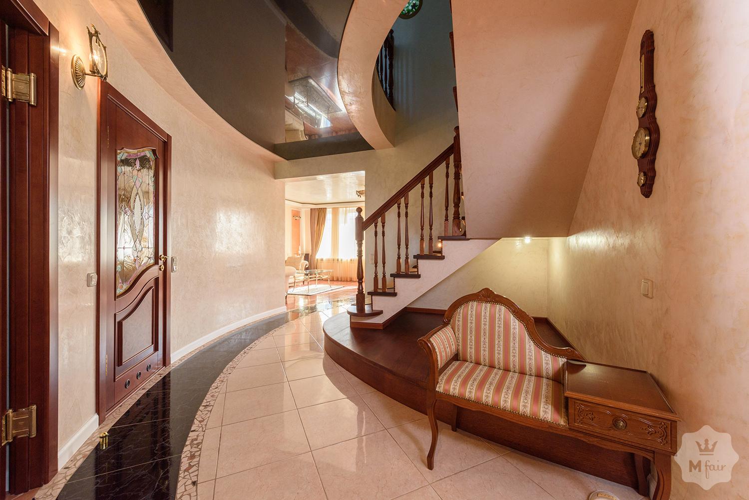 Продажа двухуровневой квартиры с ремонтом в Киеве на Подоле