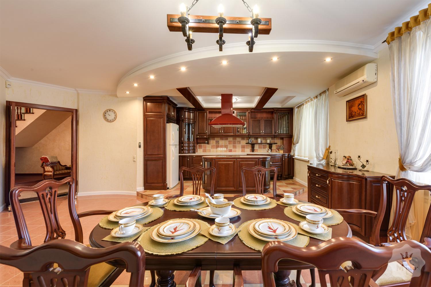 Продажа двухуровневой квартиры с ремонтом в Киеве на Подоле