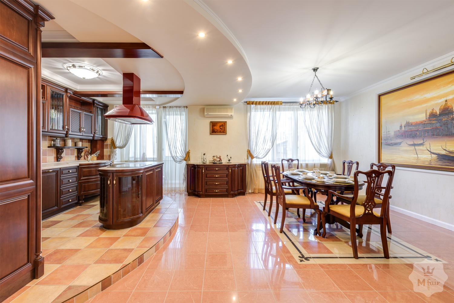 Продажа двухуровневой квартиры с ремонтом в Киеве на Подоле