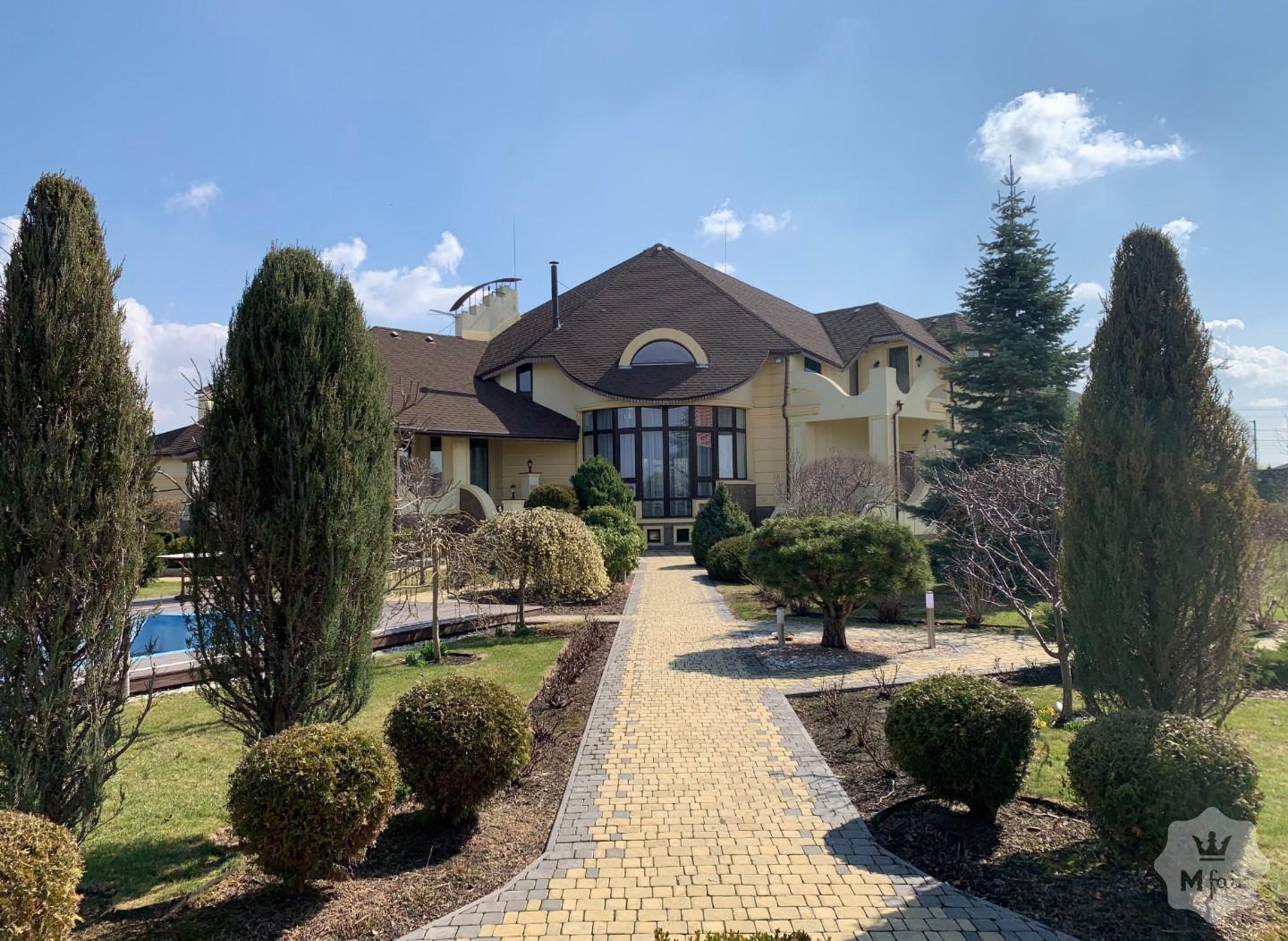 Продажа роскошного дома на берегу Днепра в Киеве