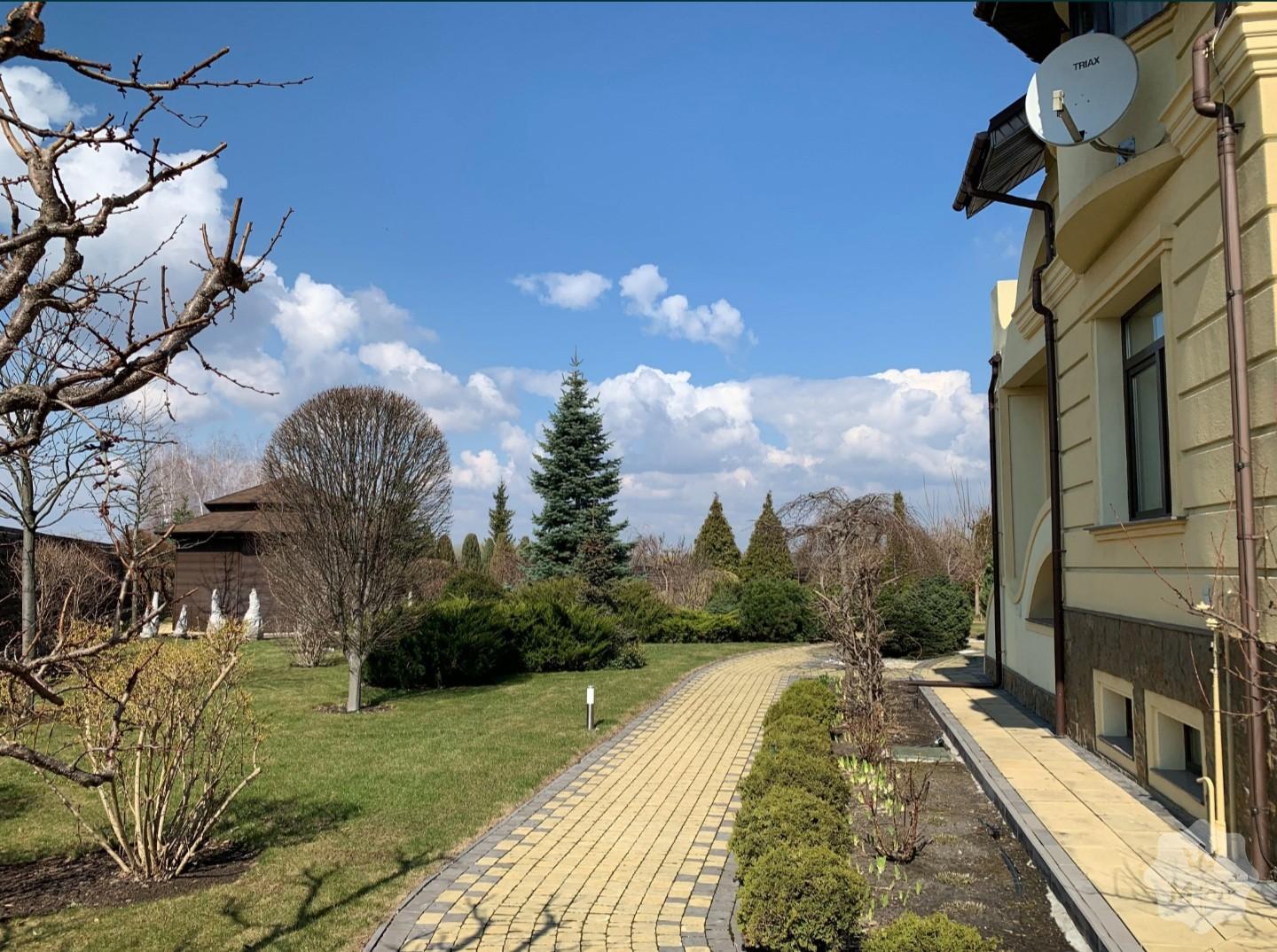 Продажа роскошного дома на берегу Днепра в Киеве