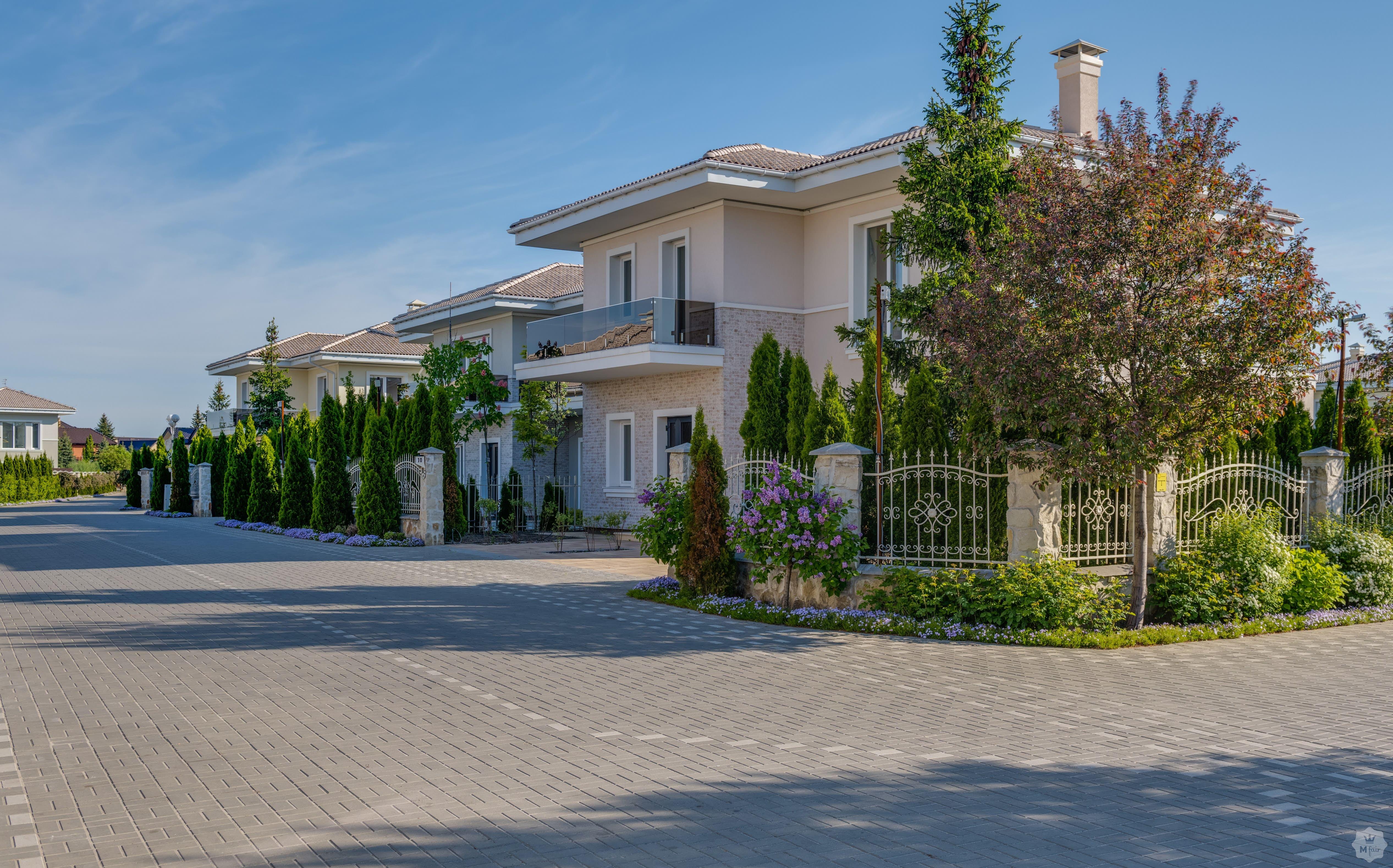 Продажа дома под Киевом в коттеджном городке Золоче прованс