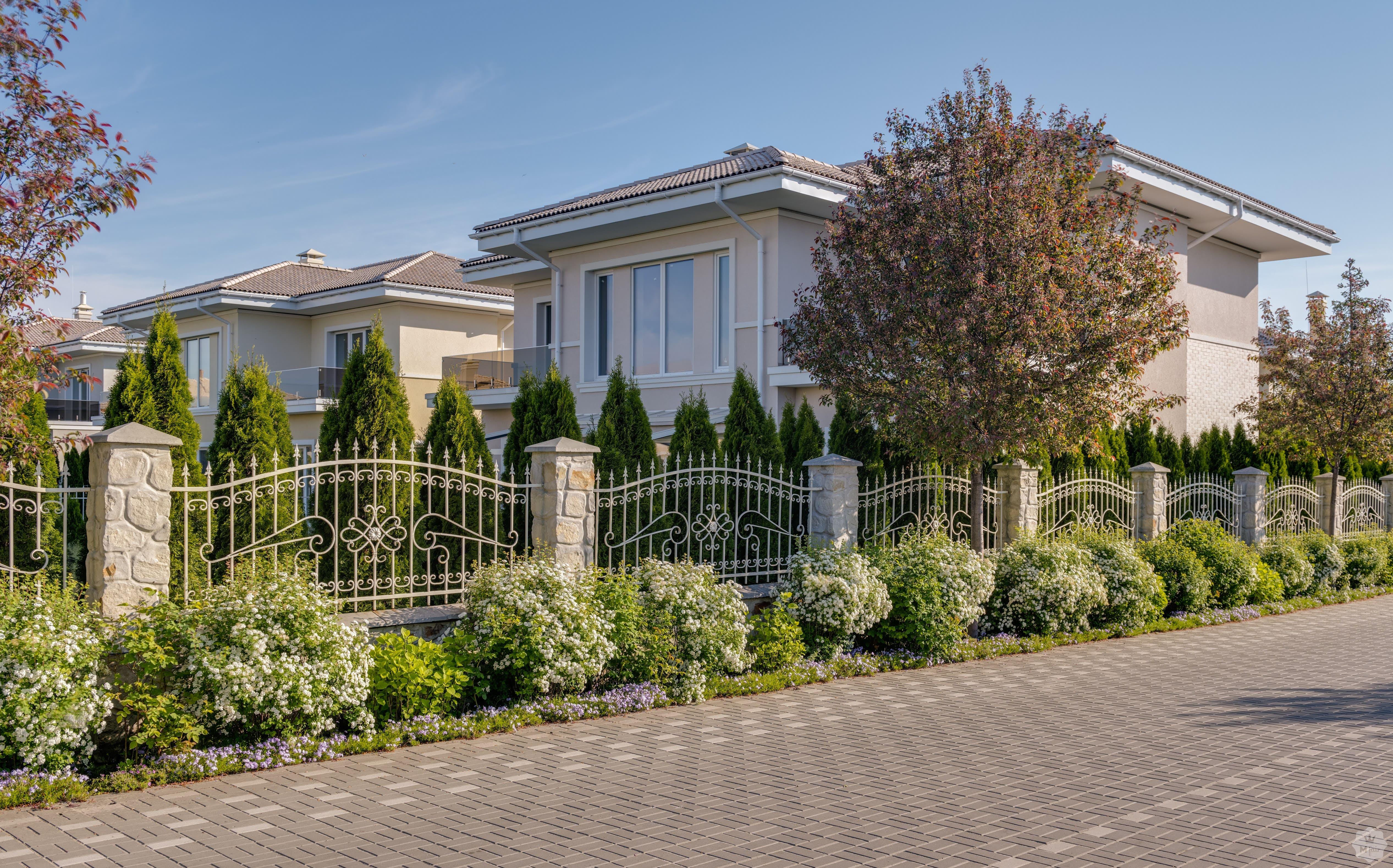 Продажа дома под Киевом в коттеджном городке Золоче прованс