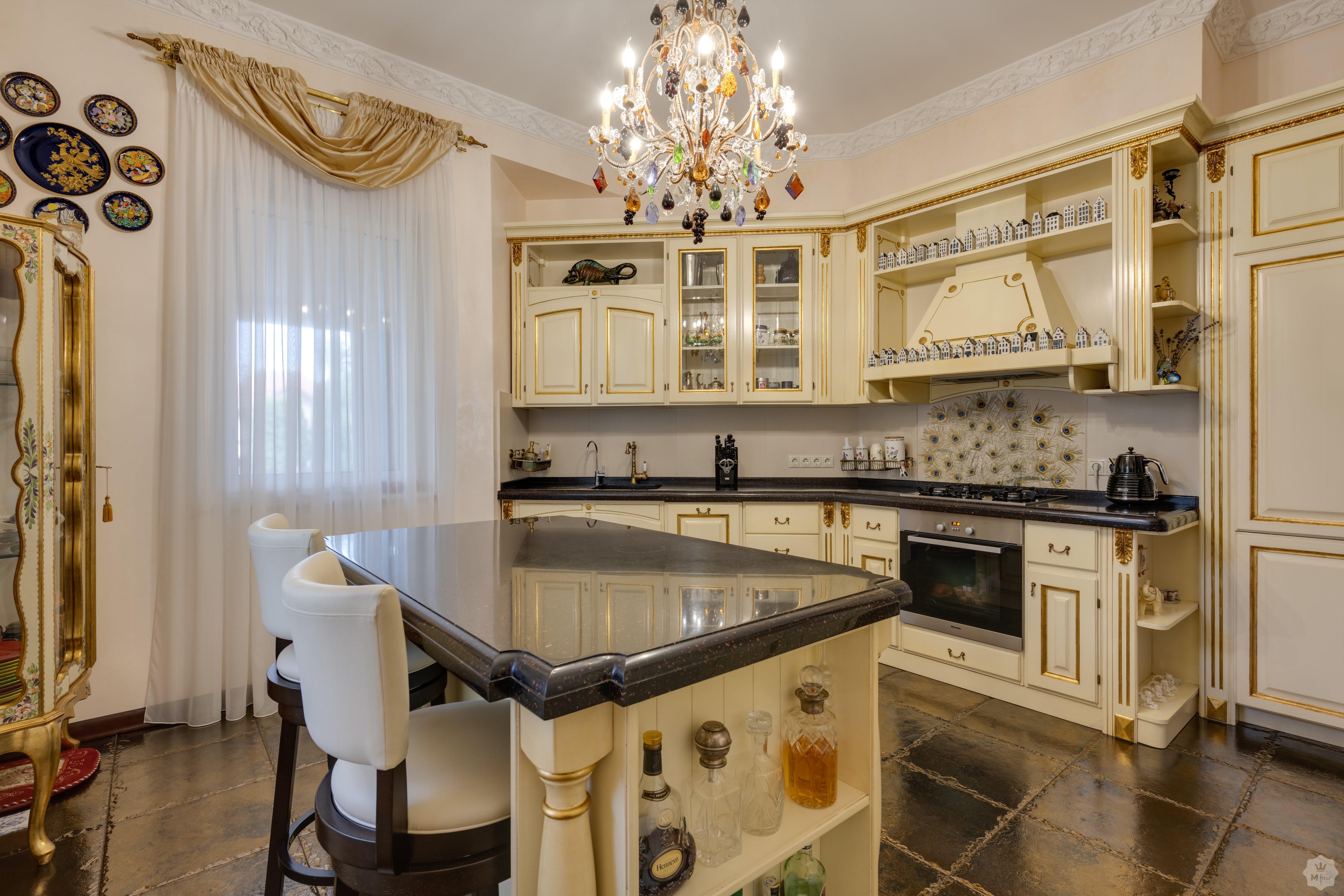 Продажа дома под Киевом в коттеджном городке Золоче