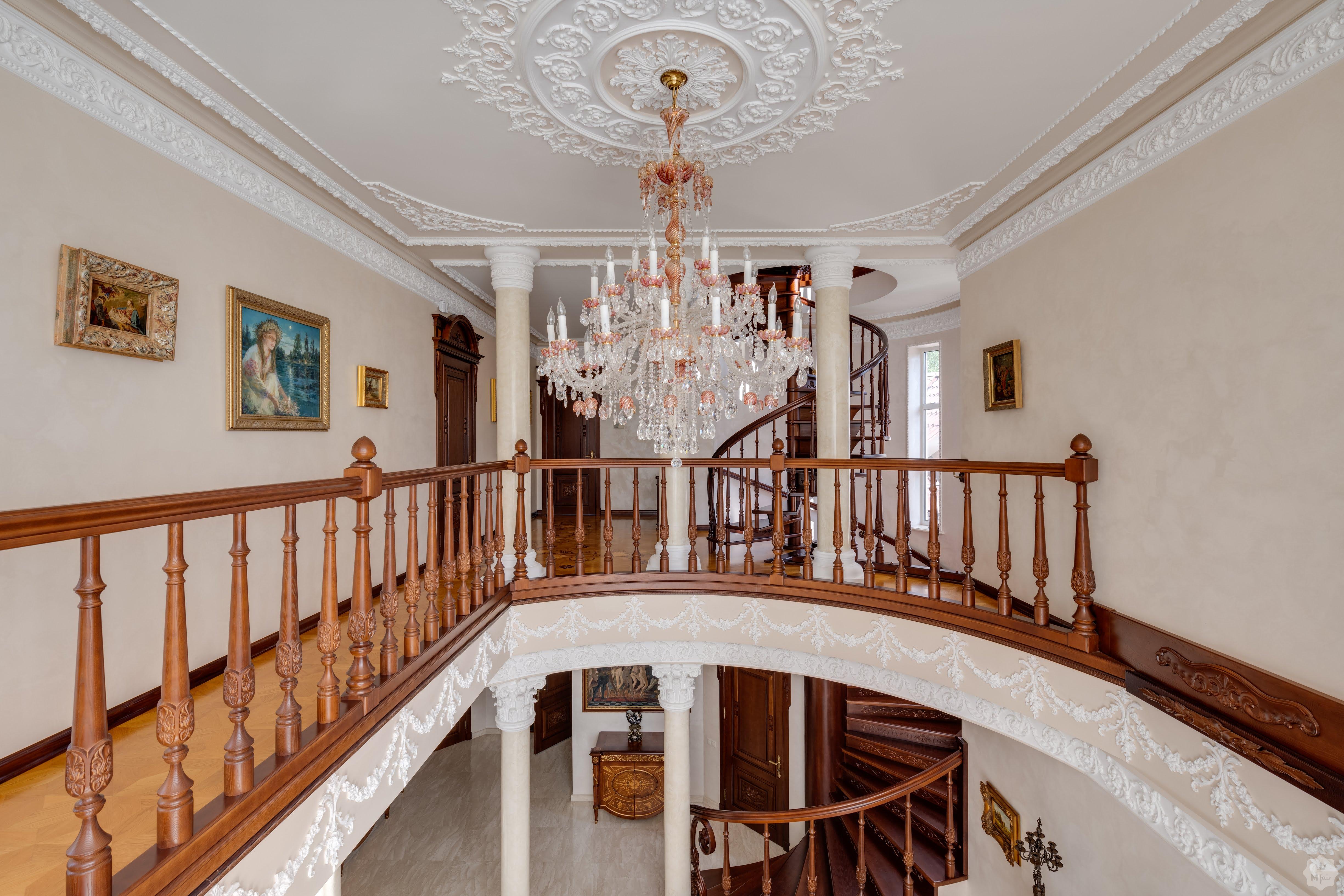 Продажа дома под Киевом в коттеджном городке Золоче