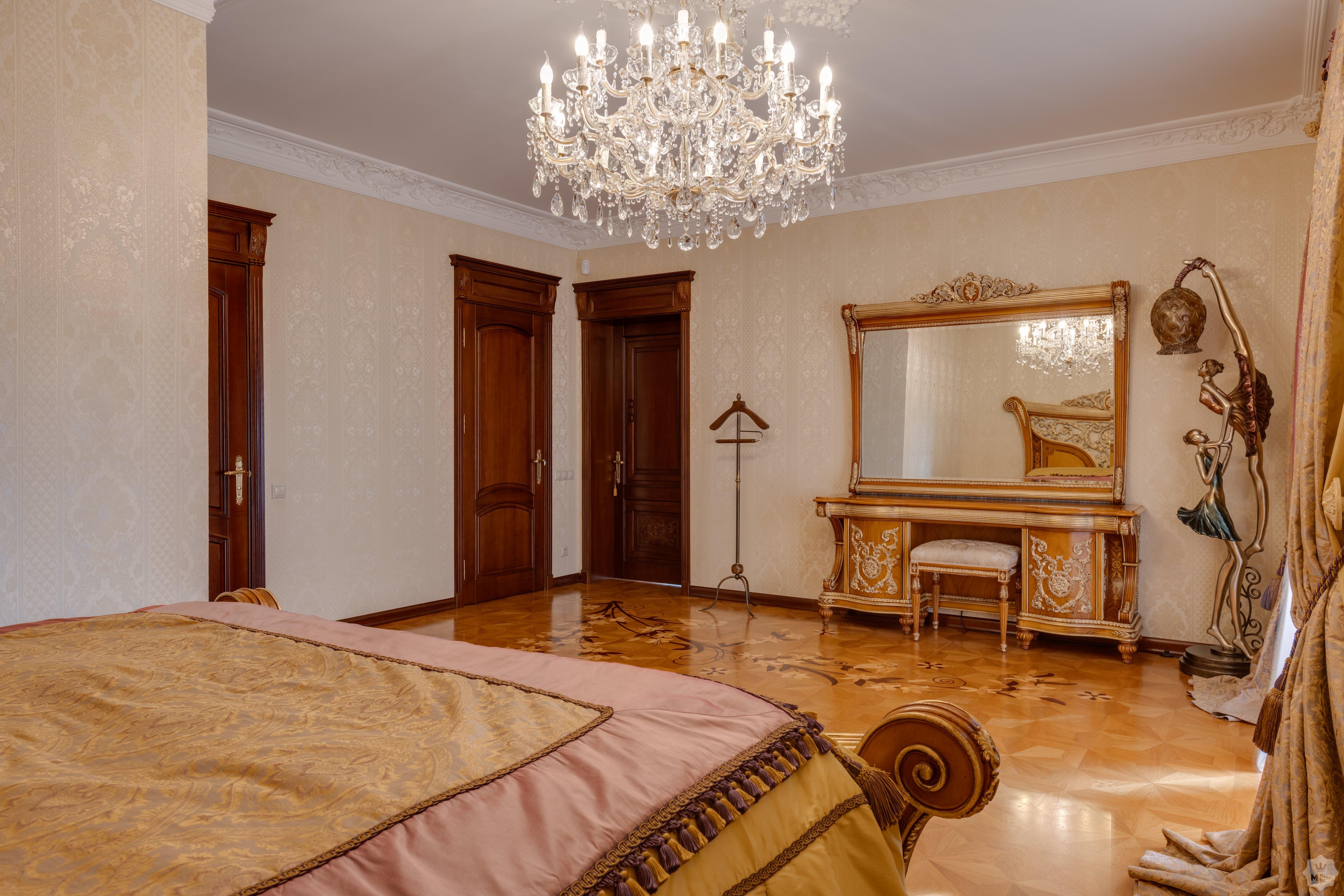 Продажа дома под Киевом в коттеджном городке Золоче