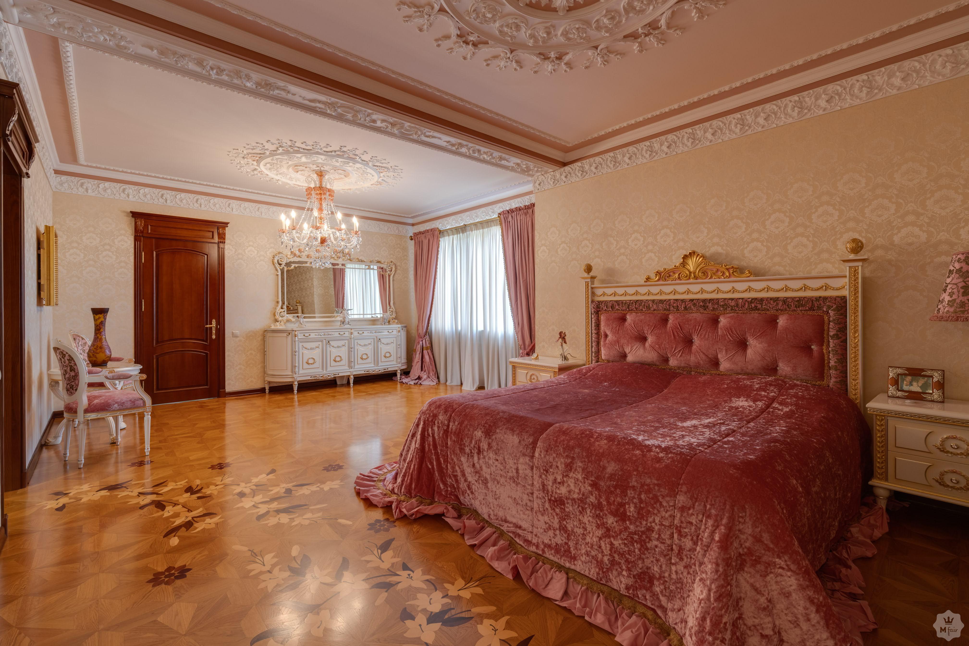 Продажа дома под Киевом в коттеджном городке Золоче