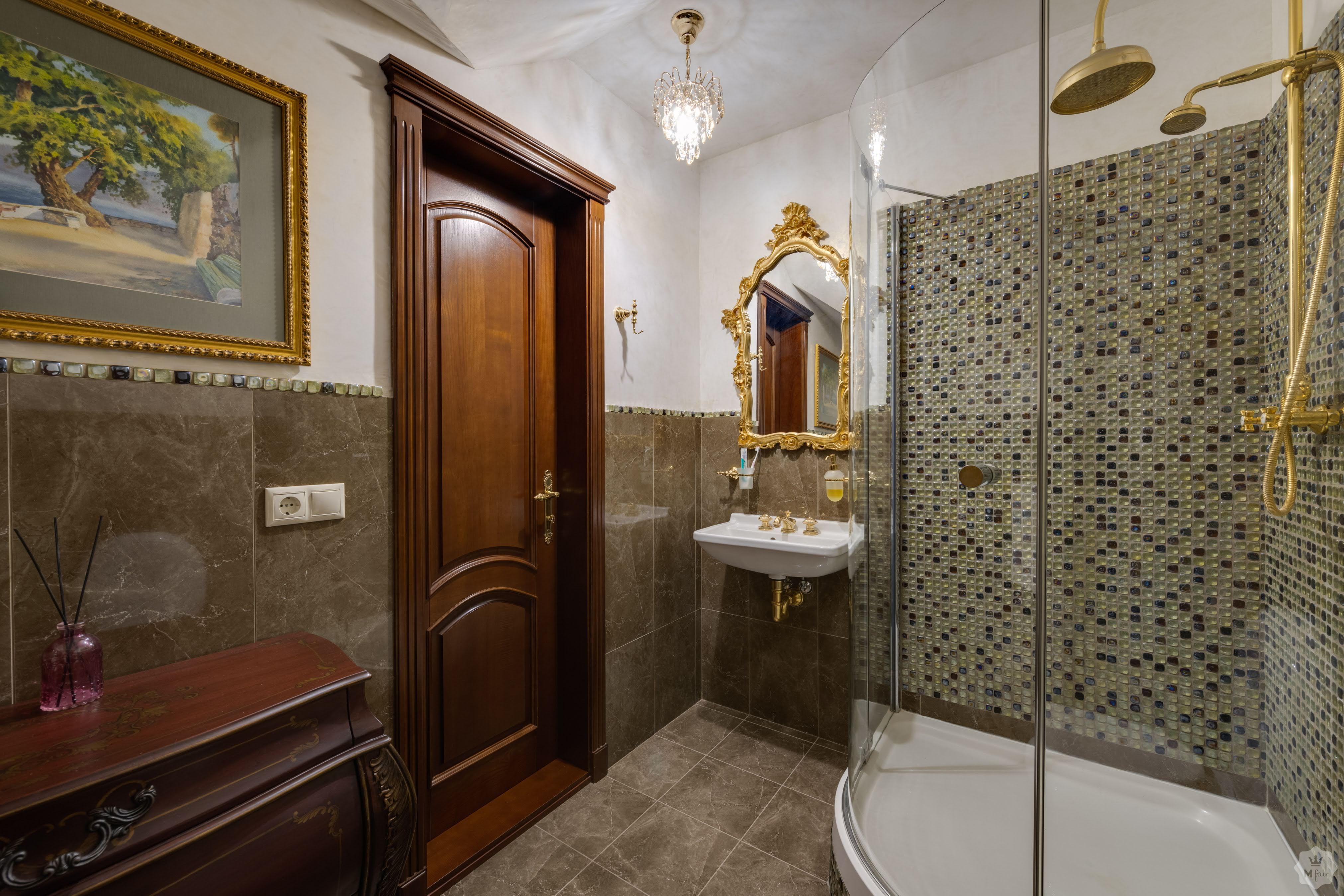 Продажа дома под Киевом в коттеджном городке Золоче