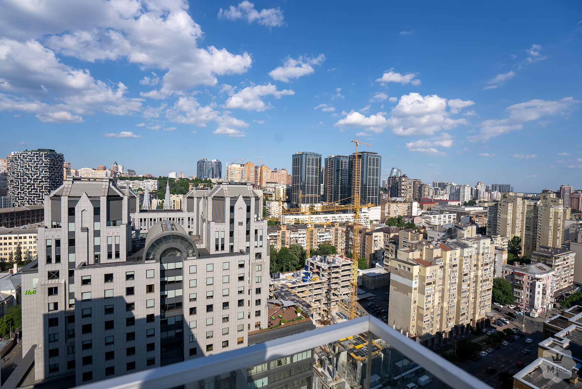 Аренда 3х этажного пентхауса с террасой в центре Киева