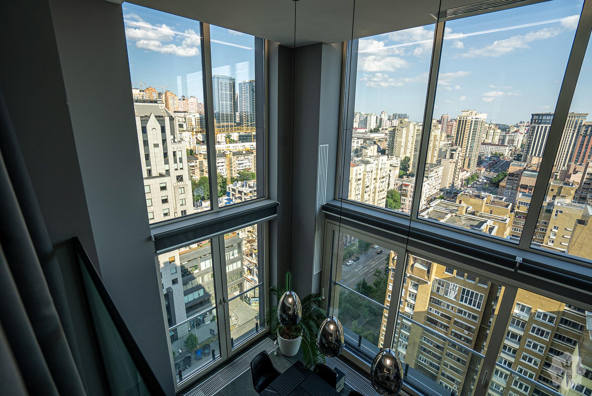 Аренда 3х этажного пентхауса с террасой в центре Киева