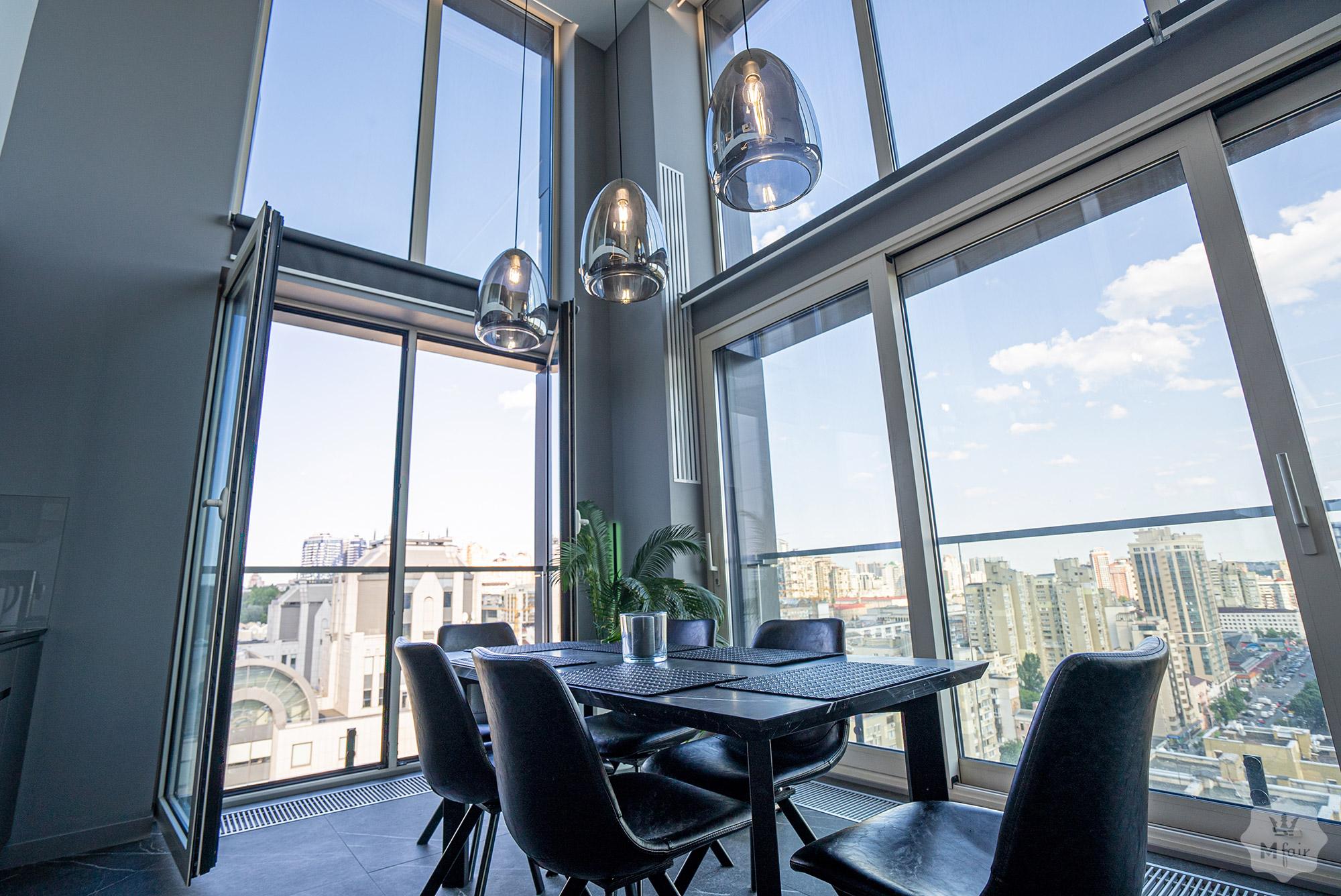 Аренда 3х этажного пентхауса с террасой в центре Киева