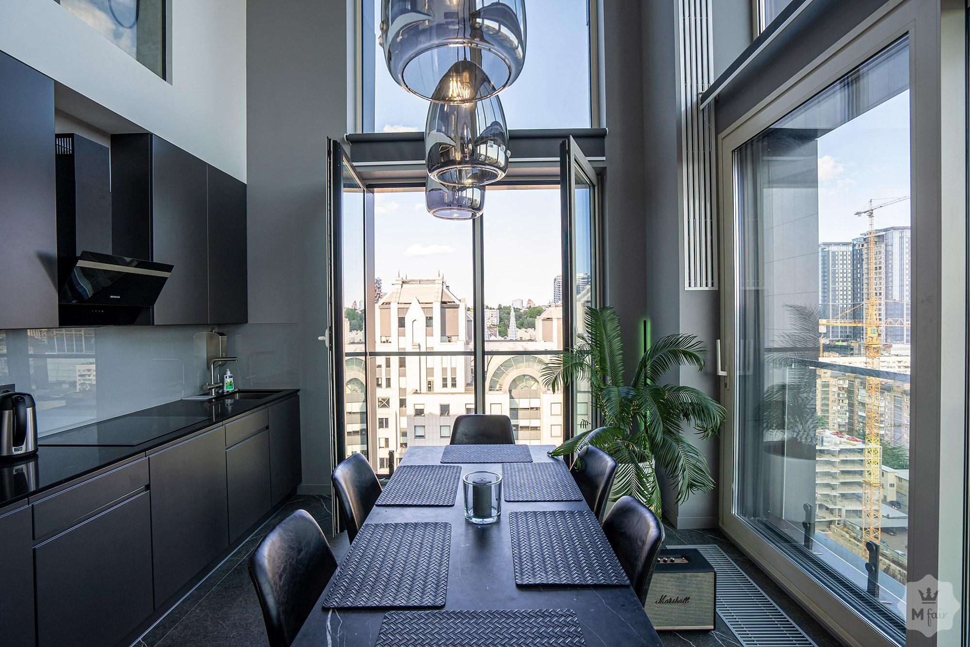 Аренда 3х этажного пентхауса с террасой в центре Киева