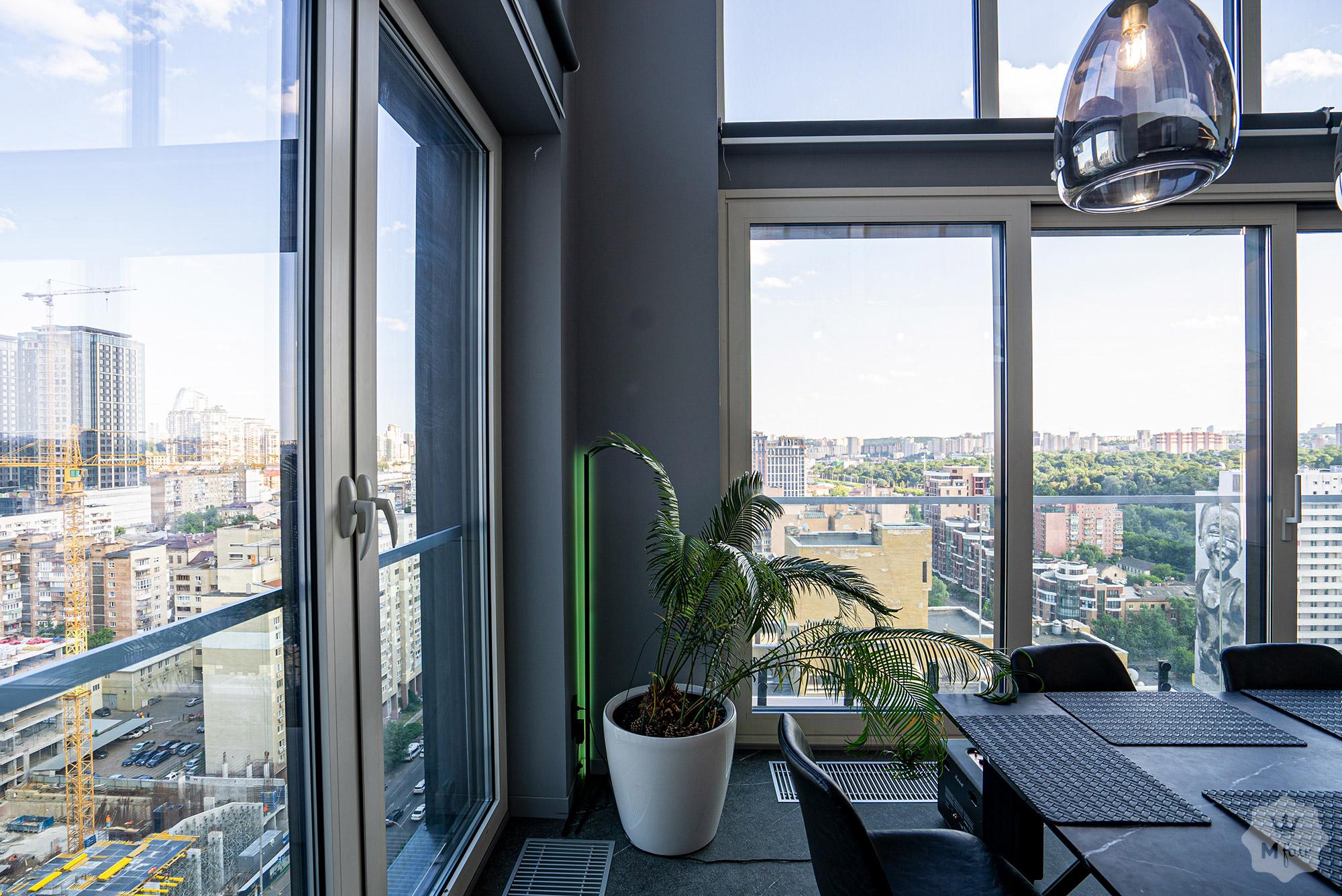 Аренда 3х этажного пентхауса с террасой в центре Киева