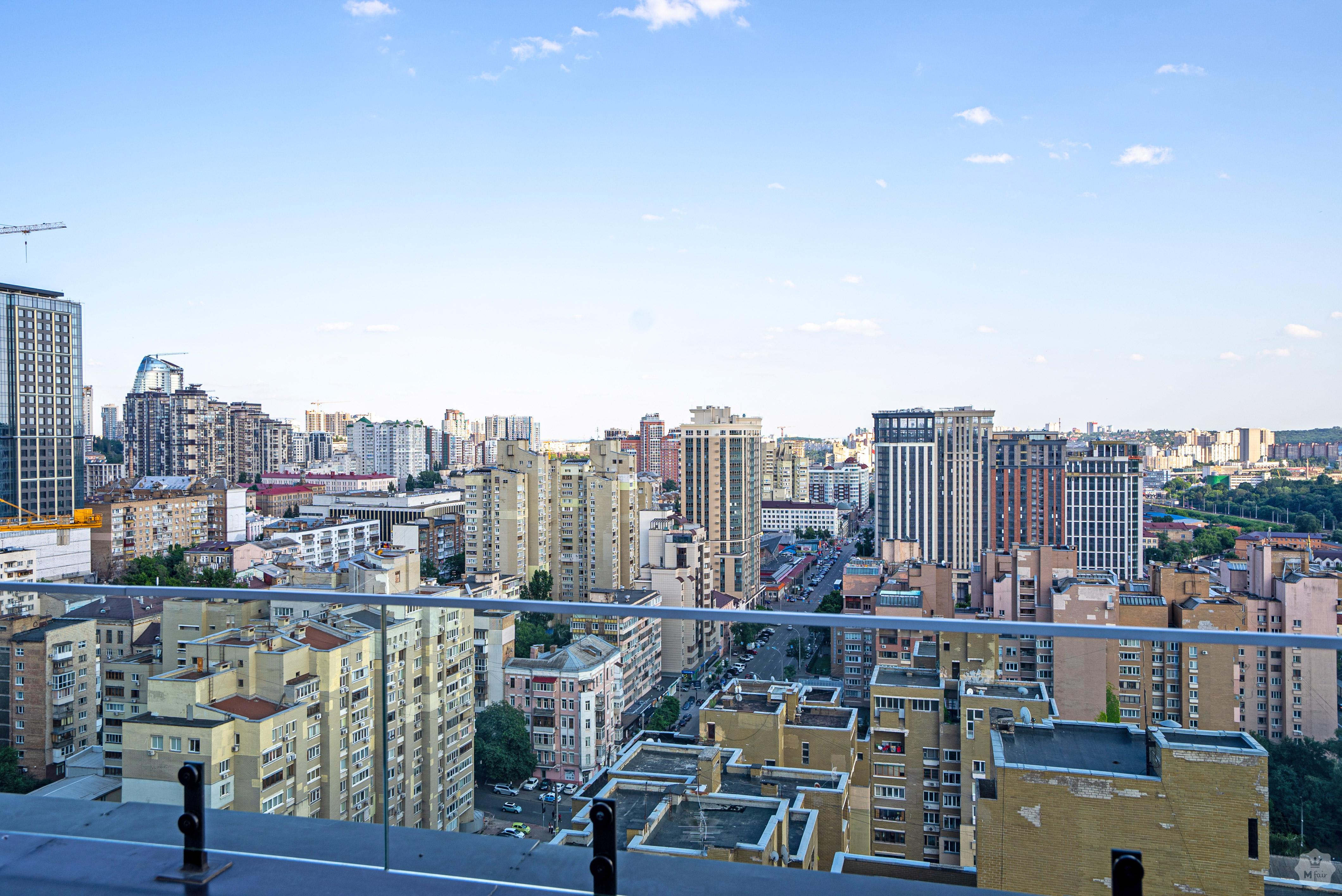 Аренда 3х этажного пентхауса с террасой в центре Киева