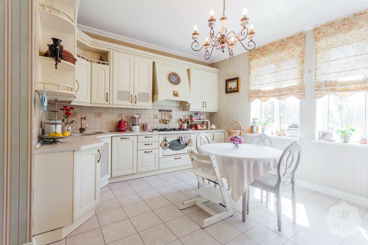 Продажа современный дома под Киевом в с. Святопетровское