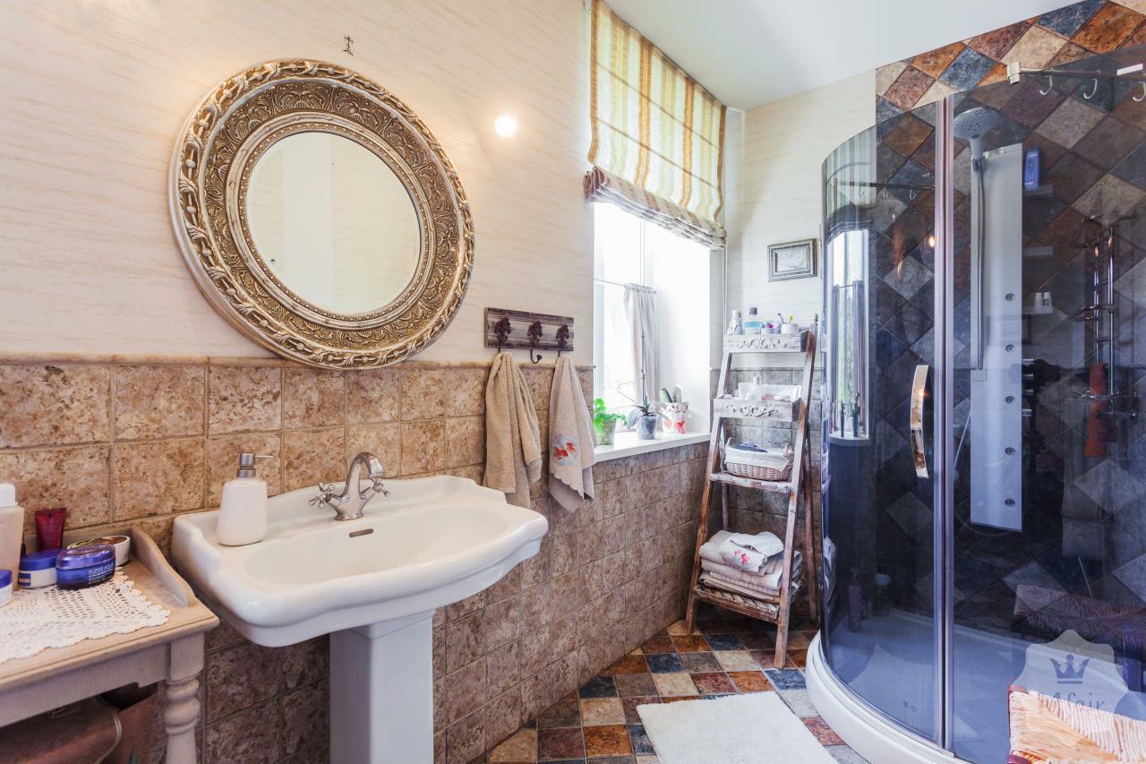 Продажа современный дома под Киевом в с. Святопетровское